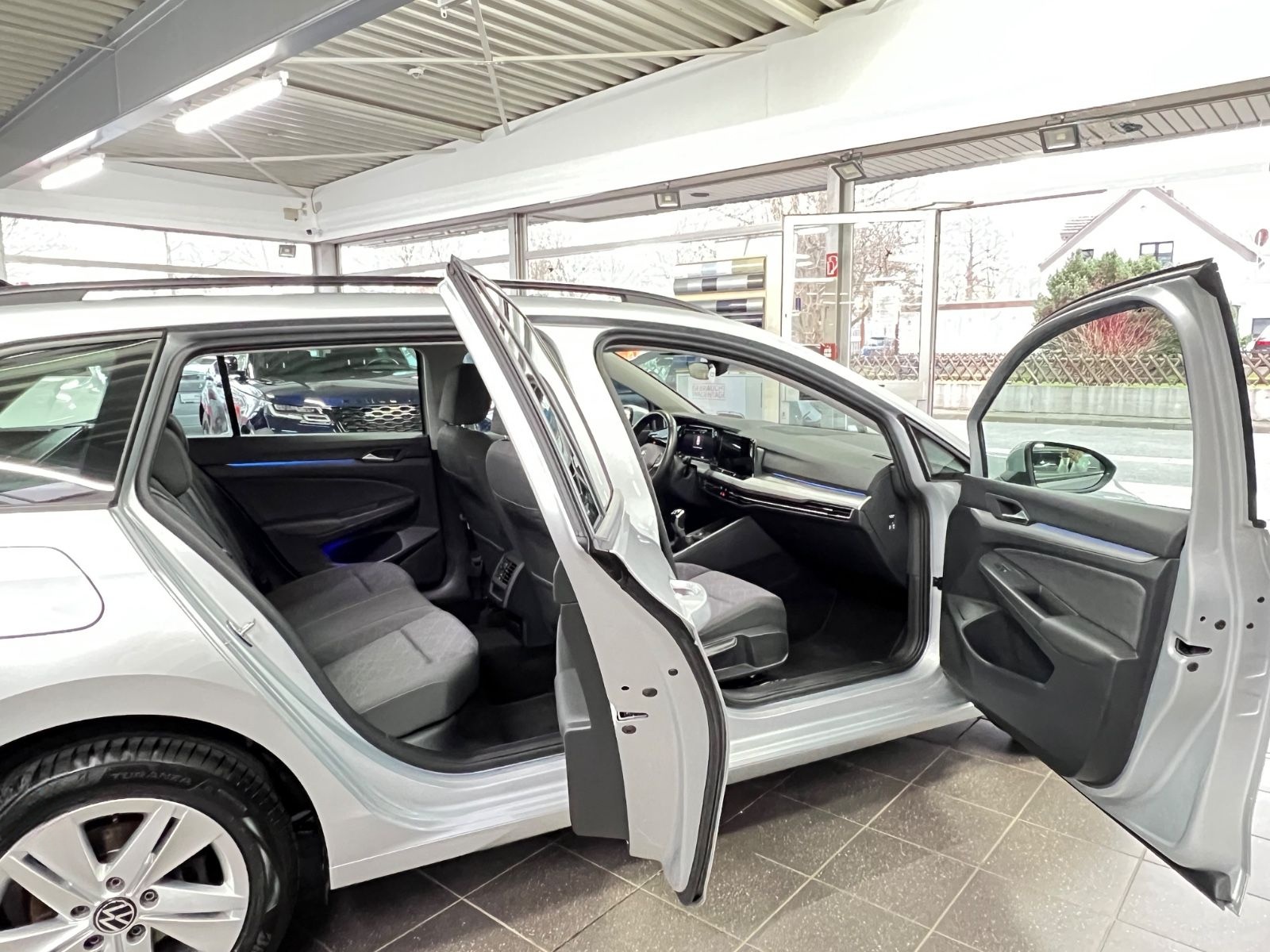 Volkswagen Golf VIII Var. 2.0 TDI Life AHK+Keyless+Winter foto 10