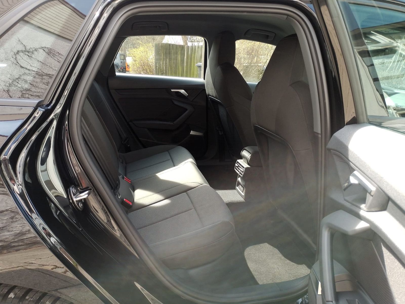 Audi A3 Sportback 35 TDI Navi*LED*AHK*ACC*Sport*AbTem foto 20