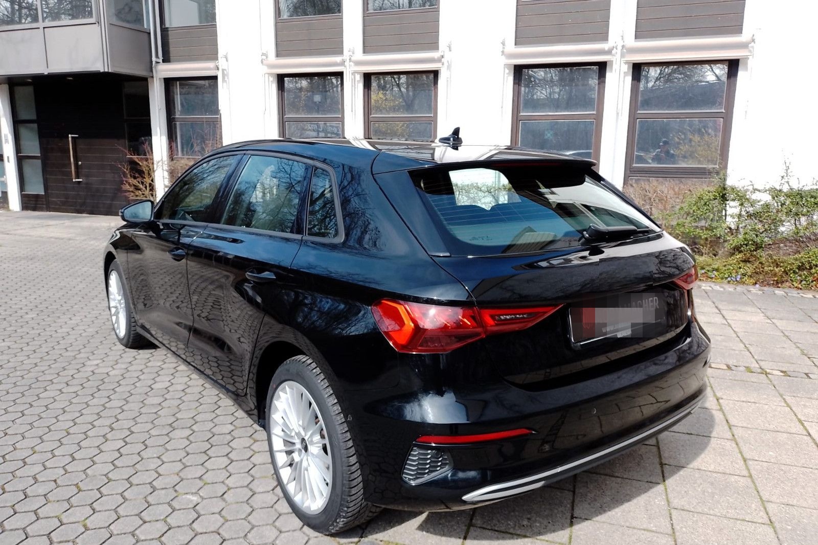 Audi A3 Sportback 35 TDI Navi*LED*AHK*ACC*Sport*AbTem foto 6