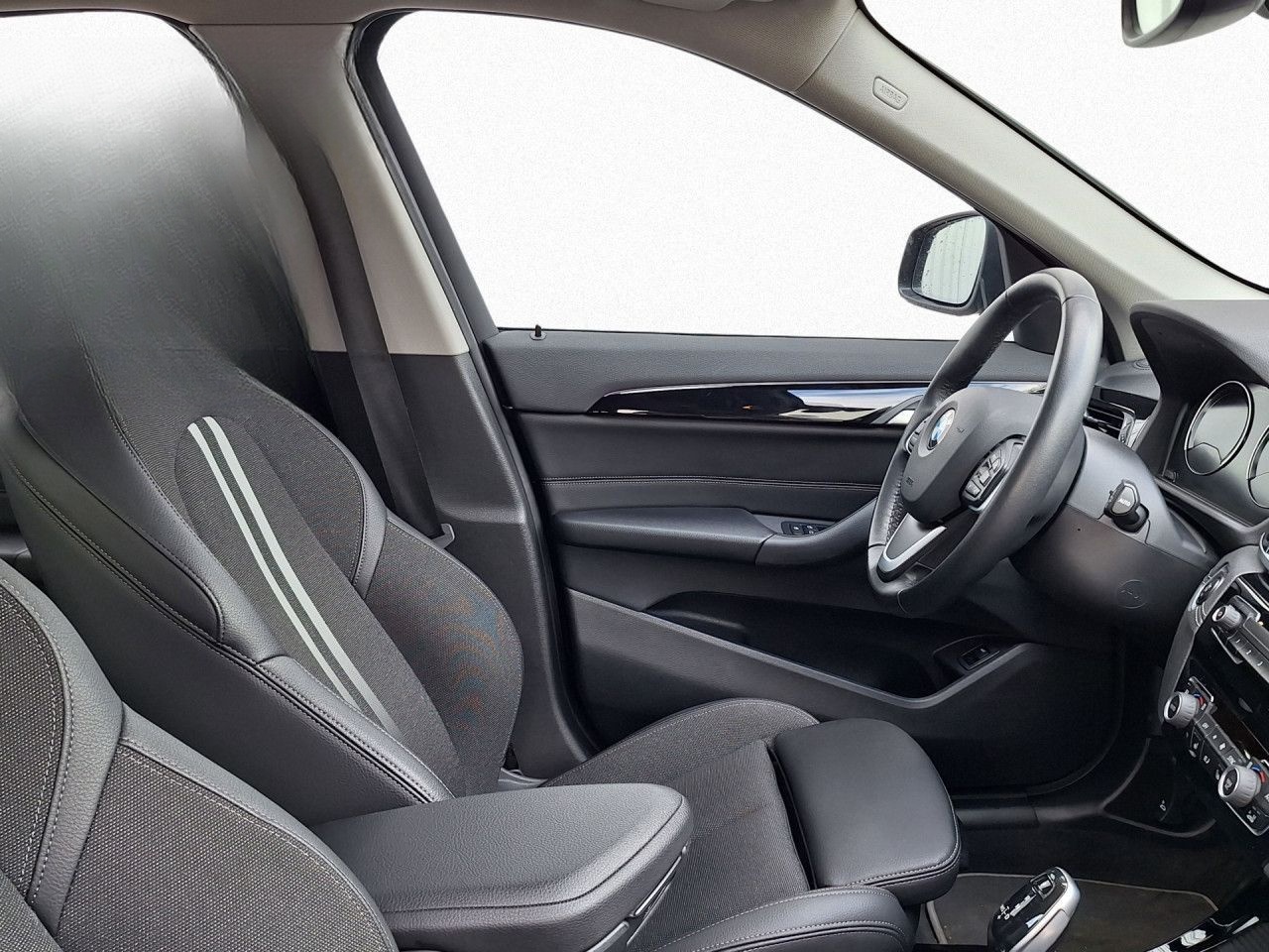 BMW X1 sDrive18i Sport Line Navi,RFK,USB,DAB,LED,18 foto 9