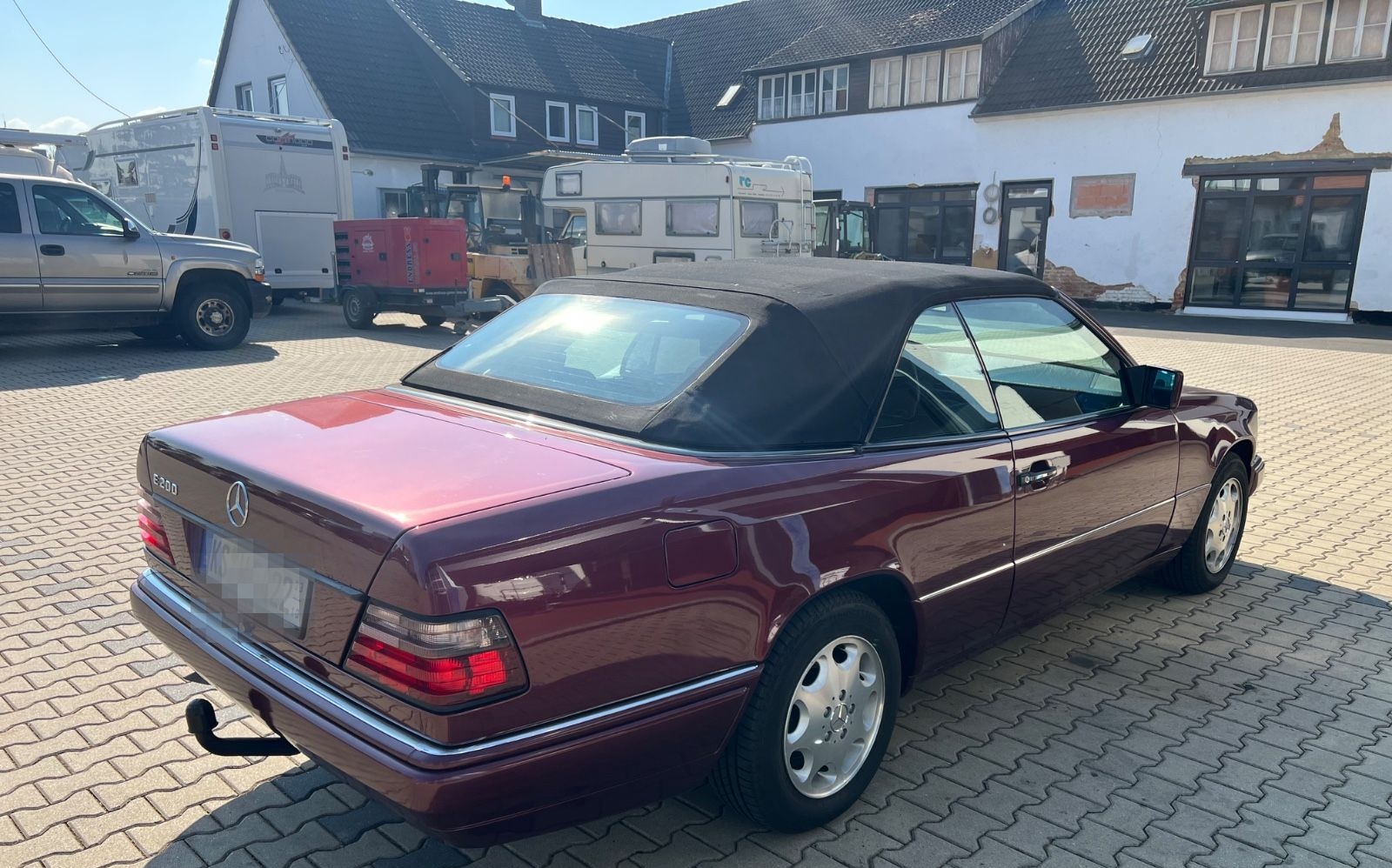 Mercedes-Benz E 200 Cabrio mit sehr wenig Kilometern foto 2