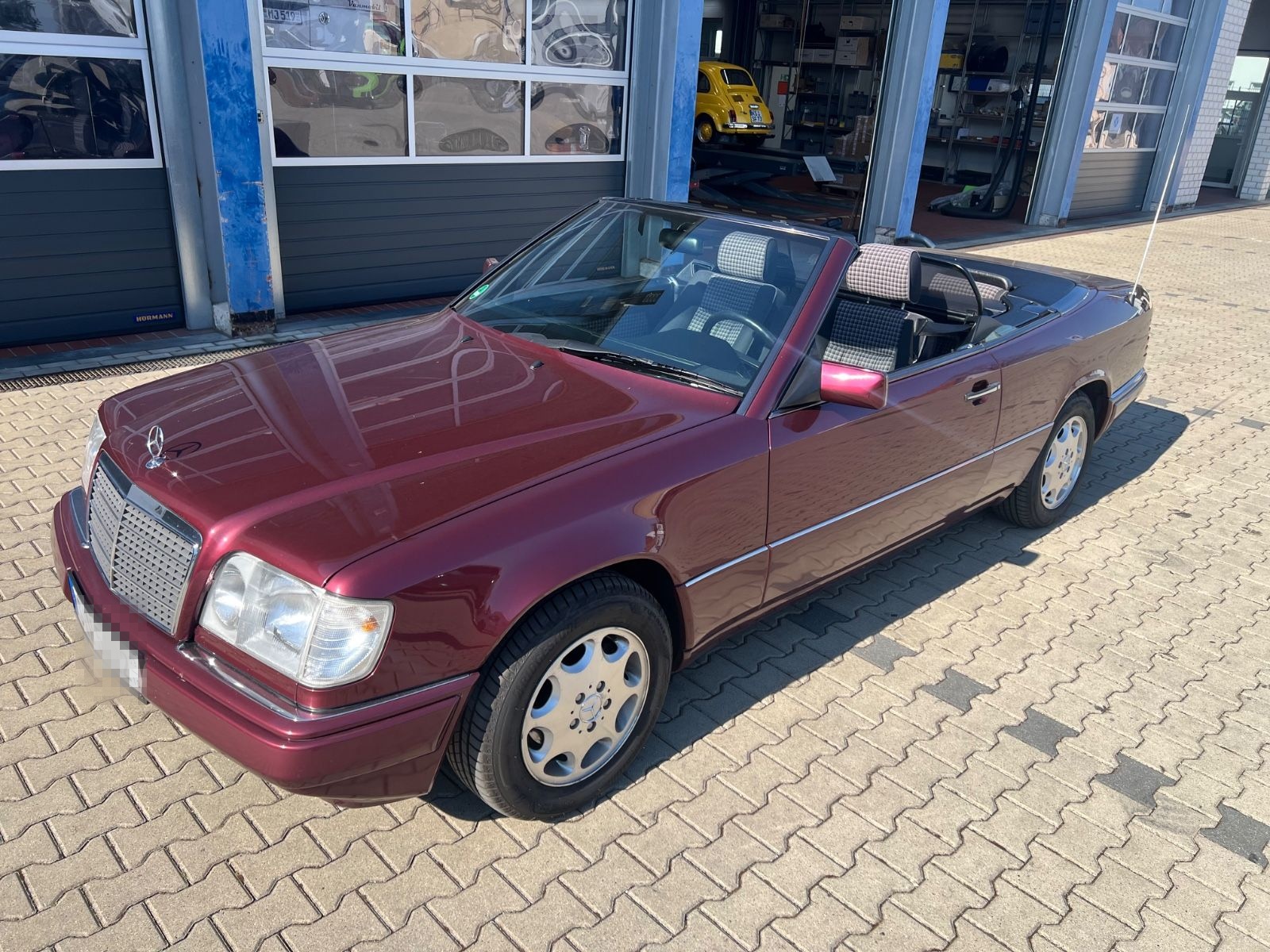 Mercedes-Benz E 200 Cabrio mit sehr wenig Kilometern foto 22