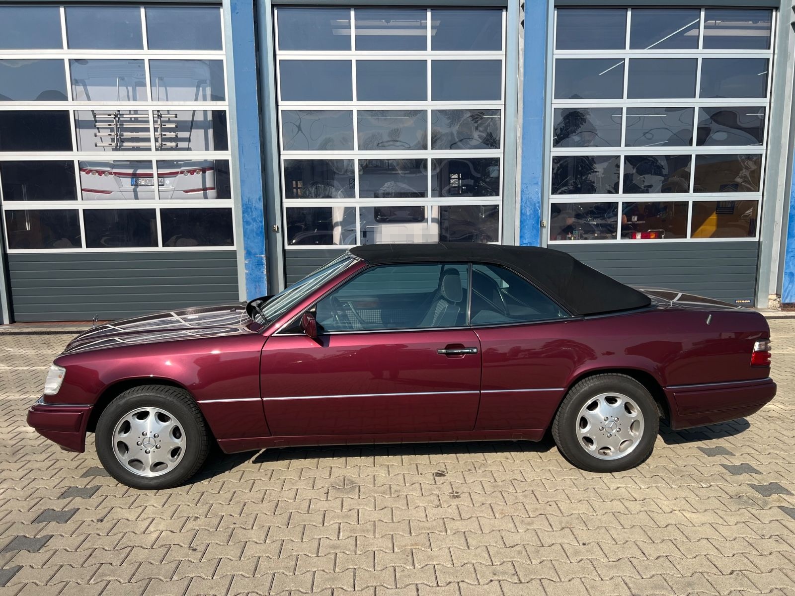 Mercedes-Benz E 200 Cabrio mit sehr wenig Kilometern foto 4