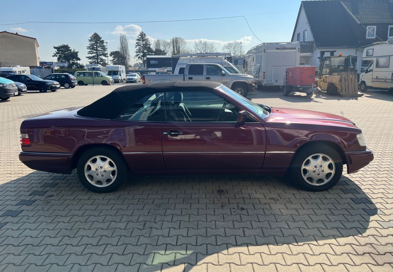 Mercedes-Benz E 200 Cabrio mit sehr wenig Kilometern foto 5
