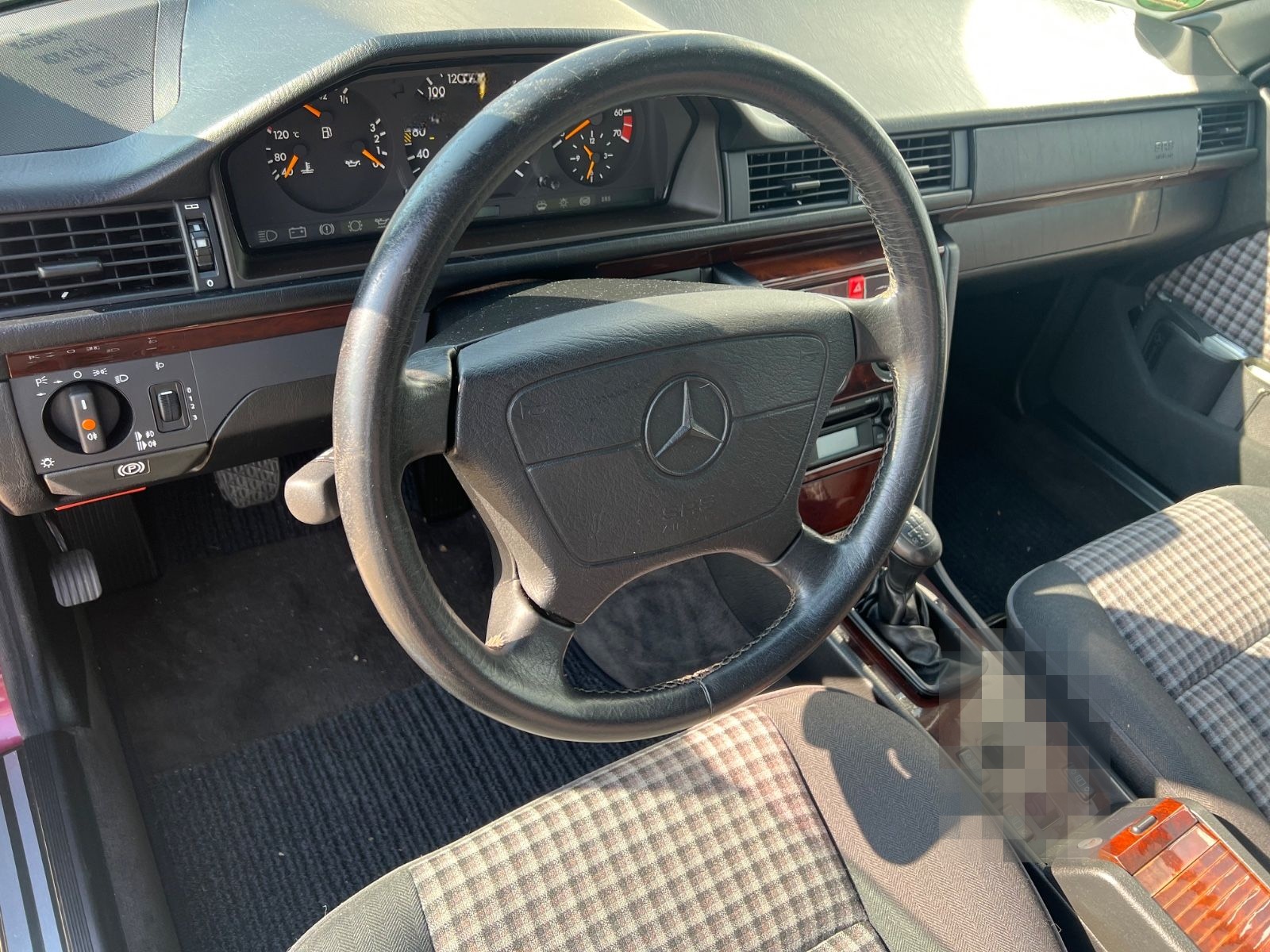 Mercedes-Benz E 200 Cabrio mit sehr wenig Kilometern foto 8