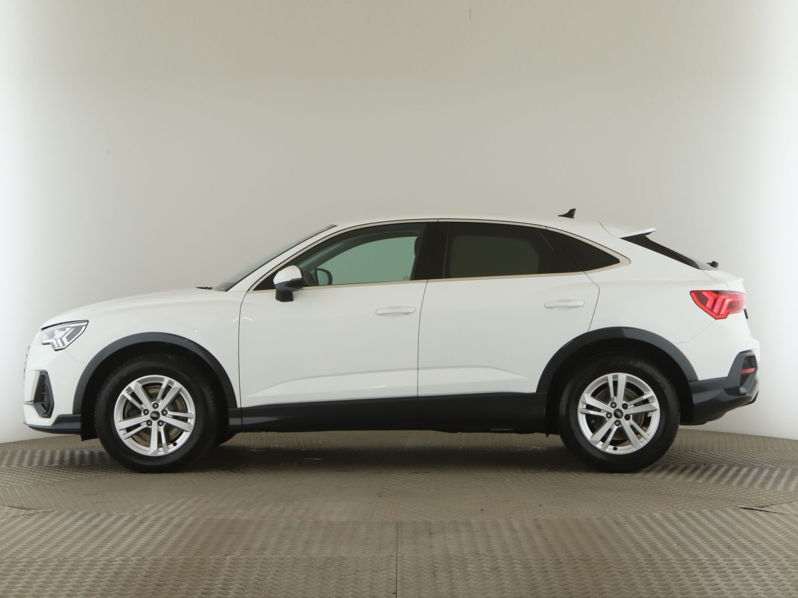 Audi Q3 Sportback 40 TDI quattro Matrix+RFK+StandH foto 5