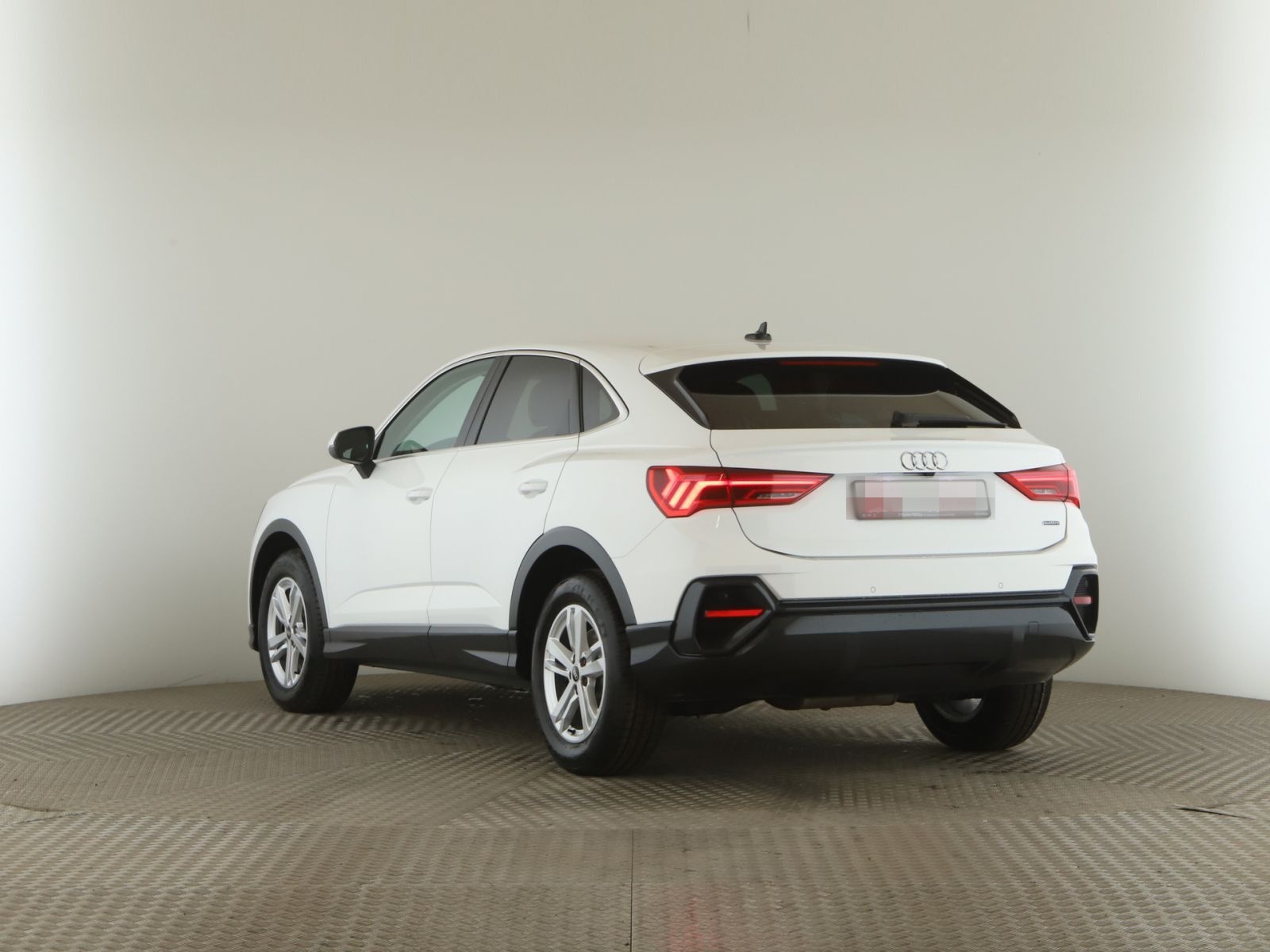 Audi Q3 Sportback 40 TDI quattro Matrix+RFK+StandH foto 6