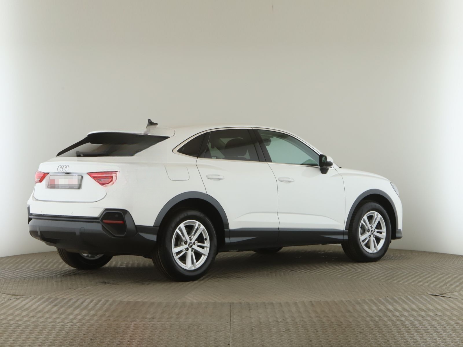 Audi Q3 Sportback 40 TDI quattro Matrix+RFK+StandH foto 8