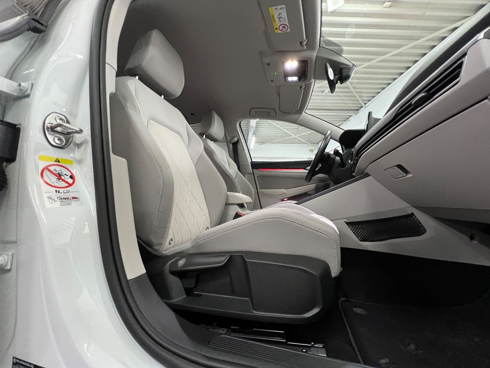 Volkswagen Golf VIII Variant 2.0 TDI Life AHK+L&S+KAM+LED foto 16
