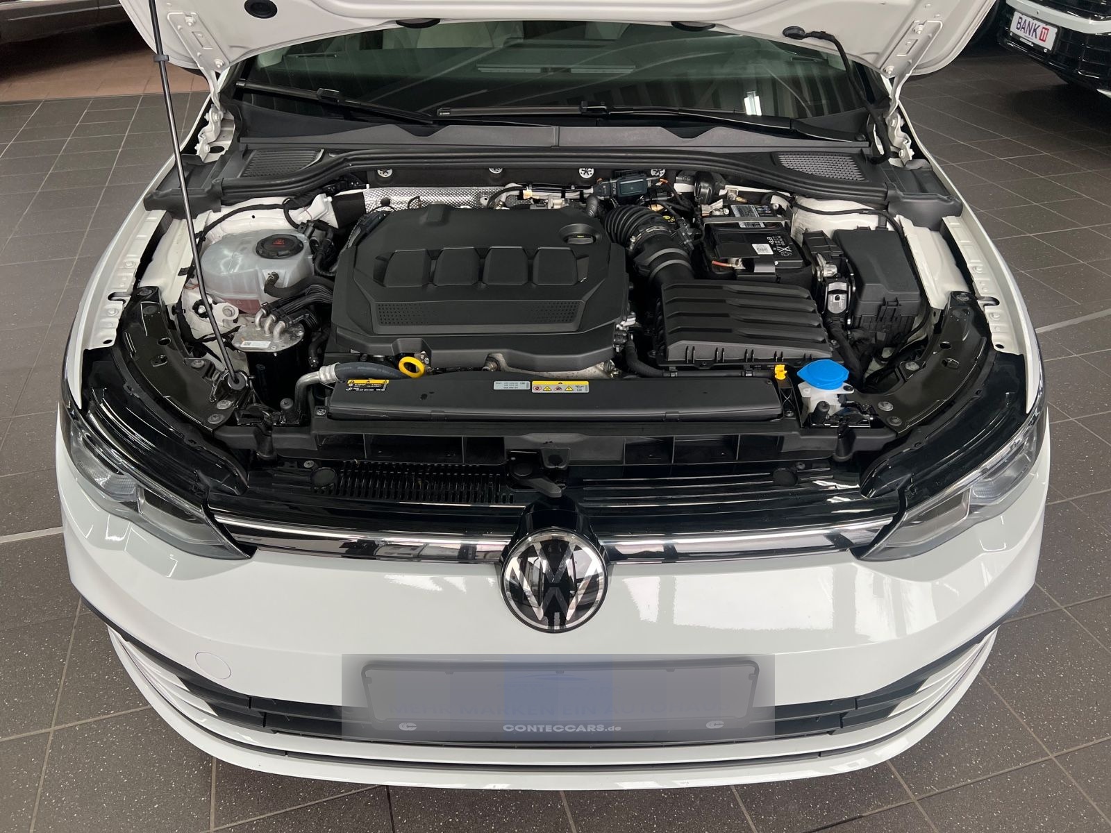 Volkswagen Golf VIII Variant 2.0 TDI Life AHK+L&S+KAM+LED foto 8