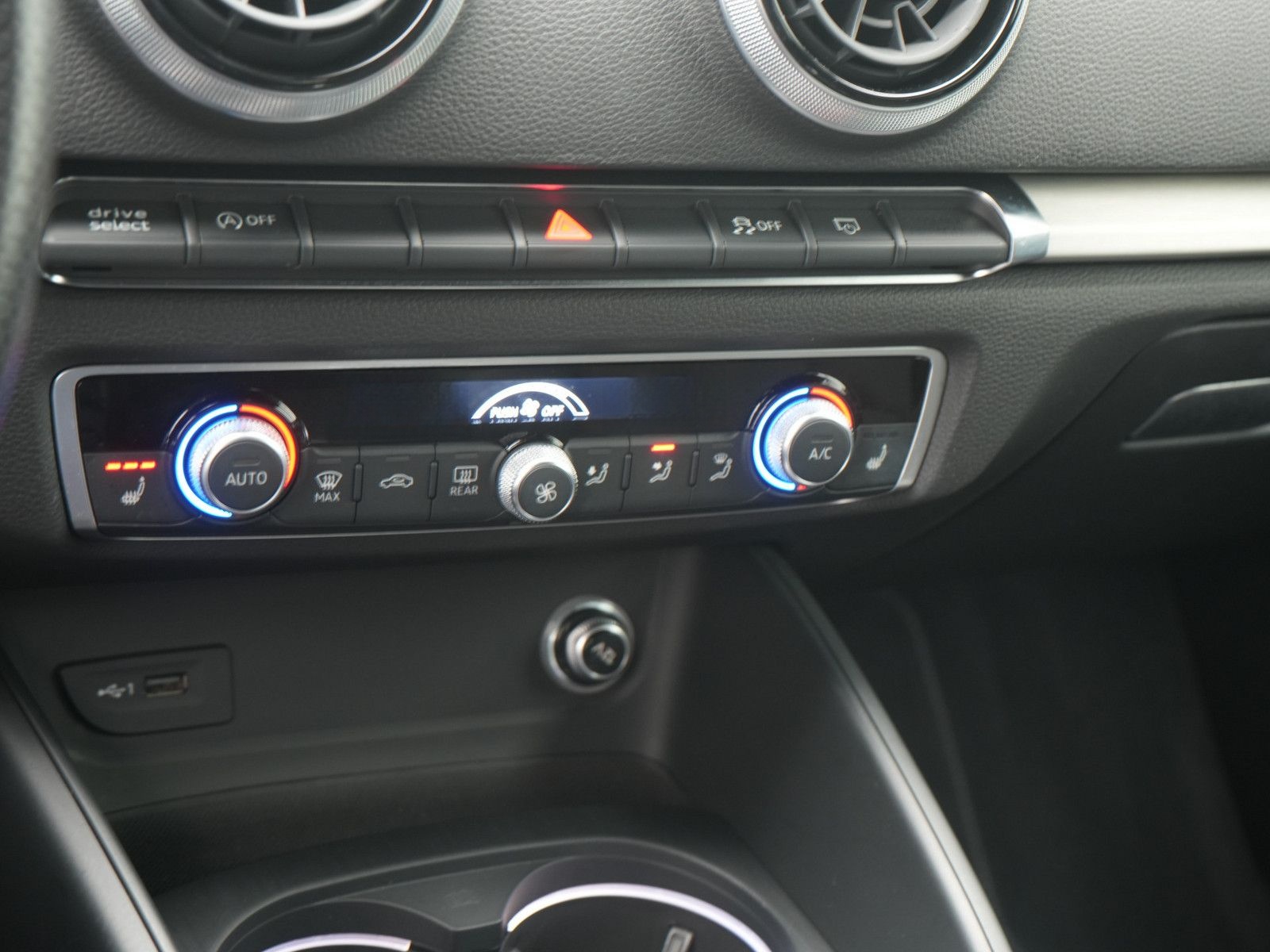 Audi A3 Sportback S Line S-TRON LED SHZ NAVI PDC foto 7