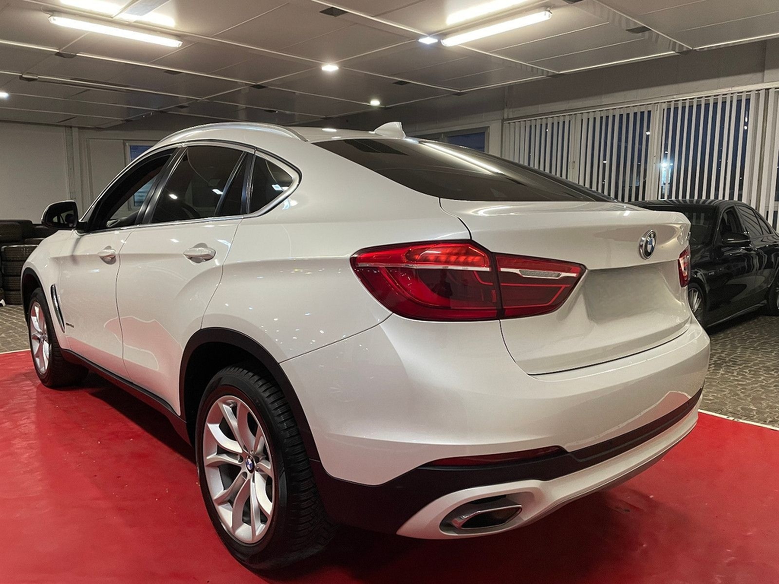 BMW X6.40d xDrive *KeylessGo + HeadUp + SHgpfl. foto 5