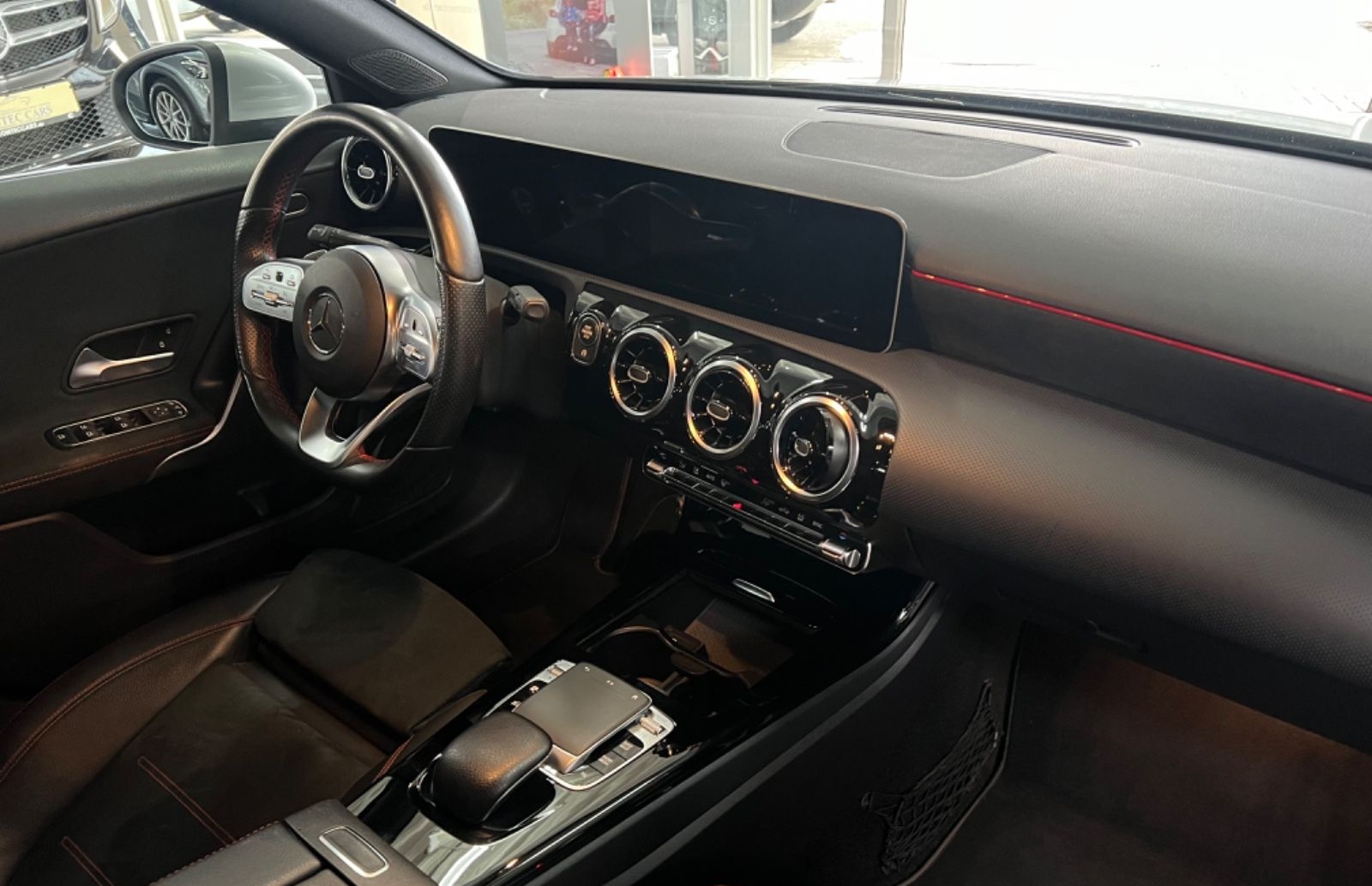 Mercedes-Benz A 180 d Limousine AMG Line Park-Paket+AHK foto 17