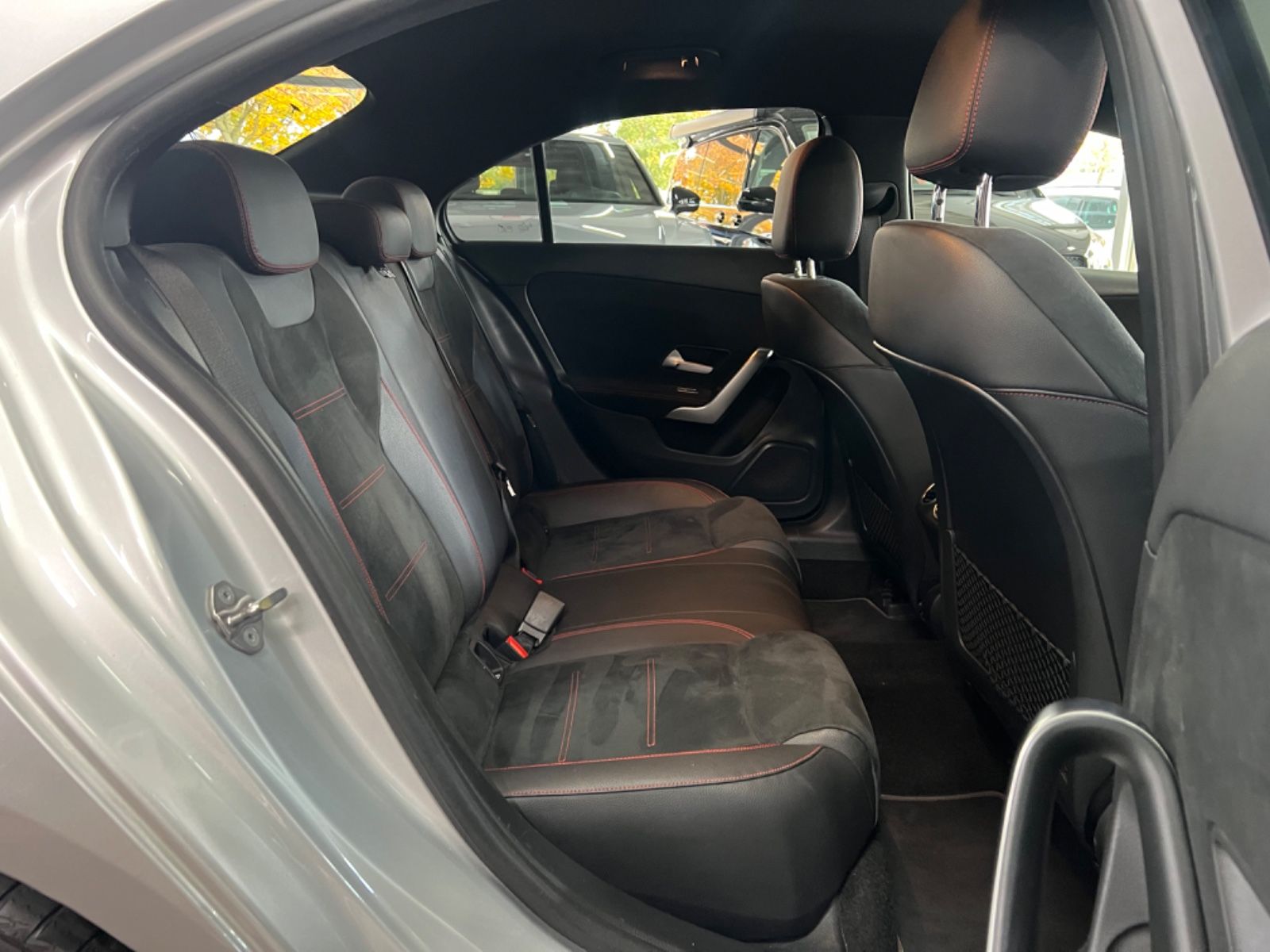 Mercedes-Benz A 180 d Limousine AMG Line Park-Paket+AHK foto 20