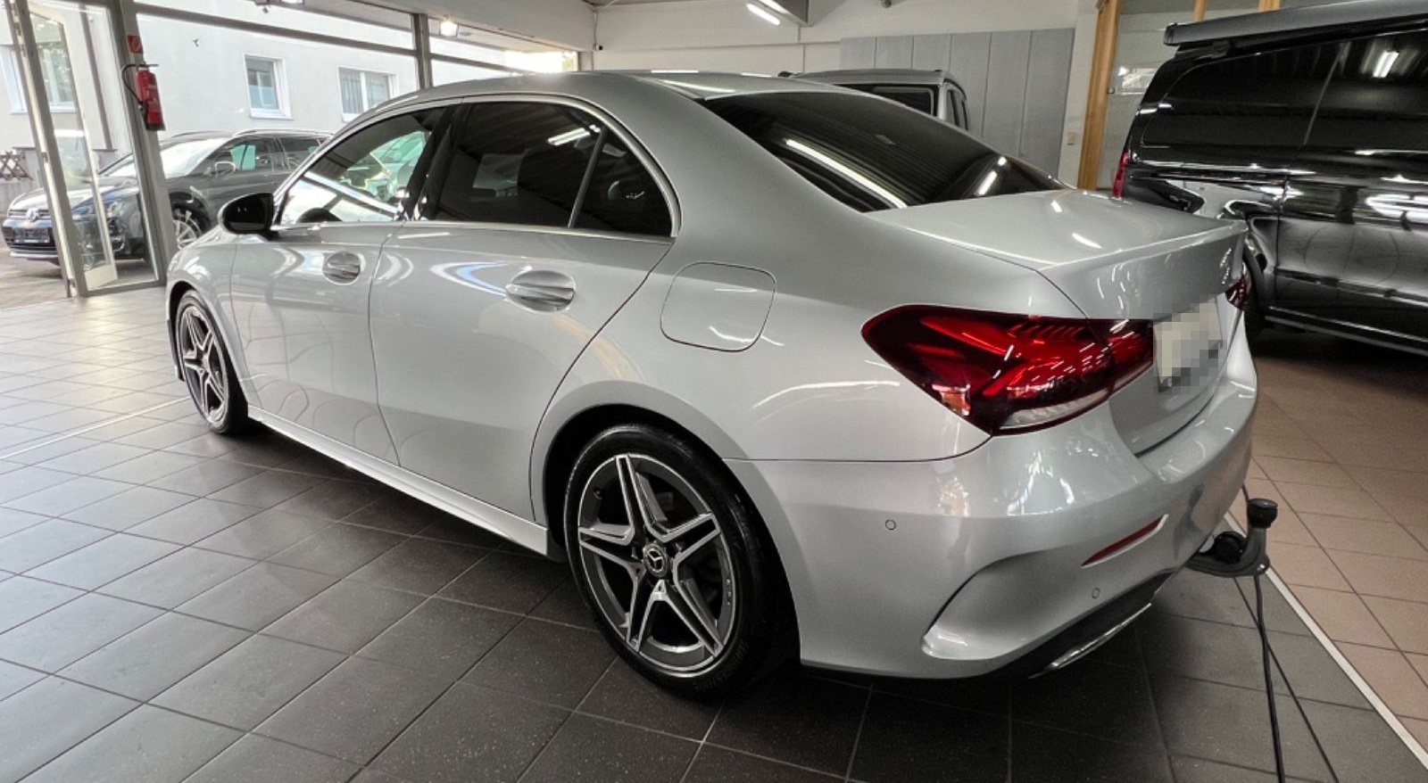 Mercedes-Benz A 180 d Limousine AMG Line Park-Paket+AHK foto 9
