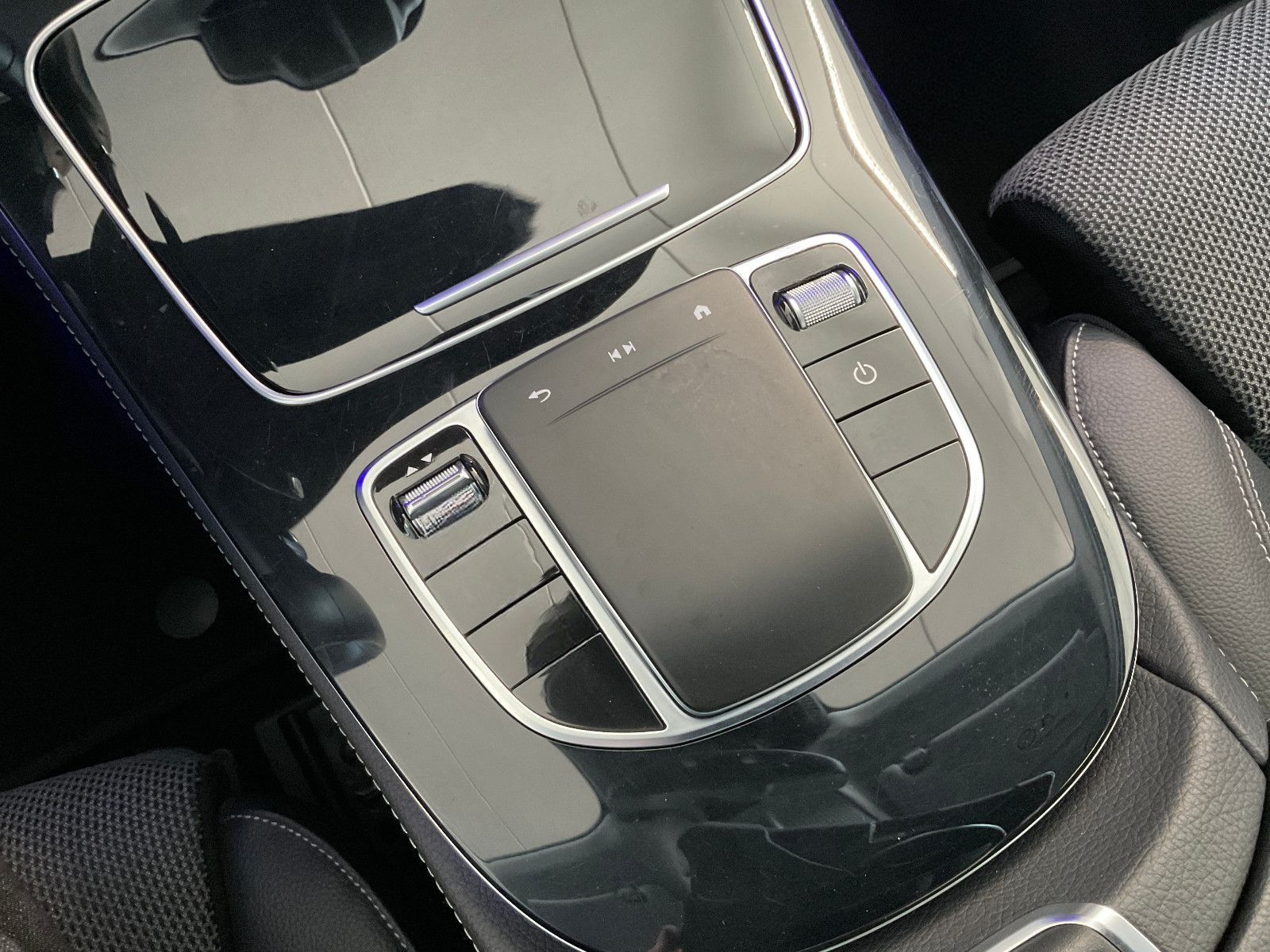 Mercedes-Benz E 300 de T 4Matic Avantgarde DISTRO/360/AHK/PANO foto 16