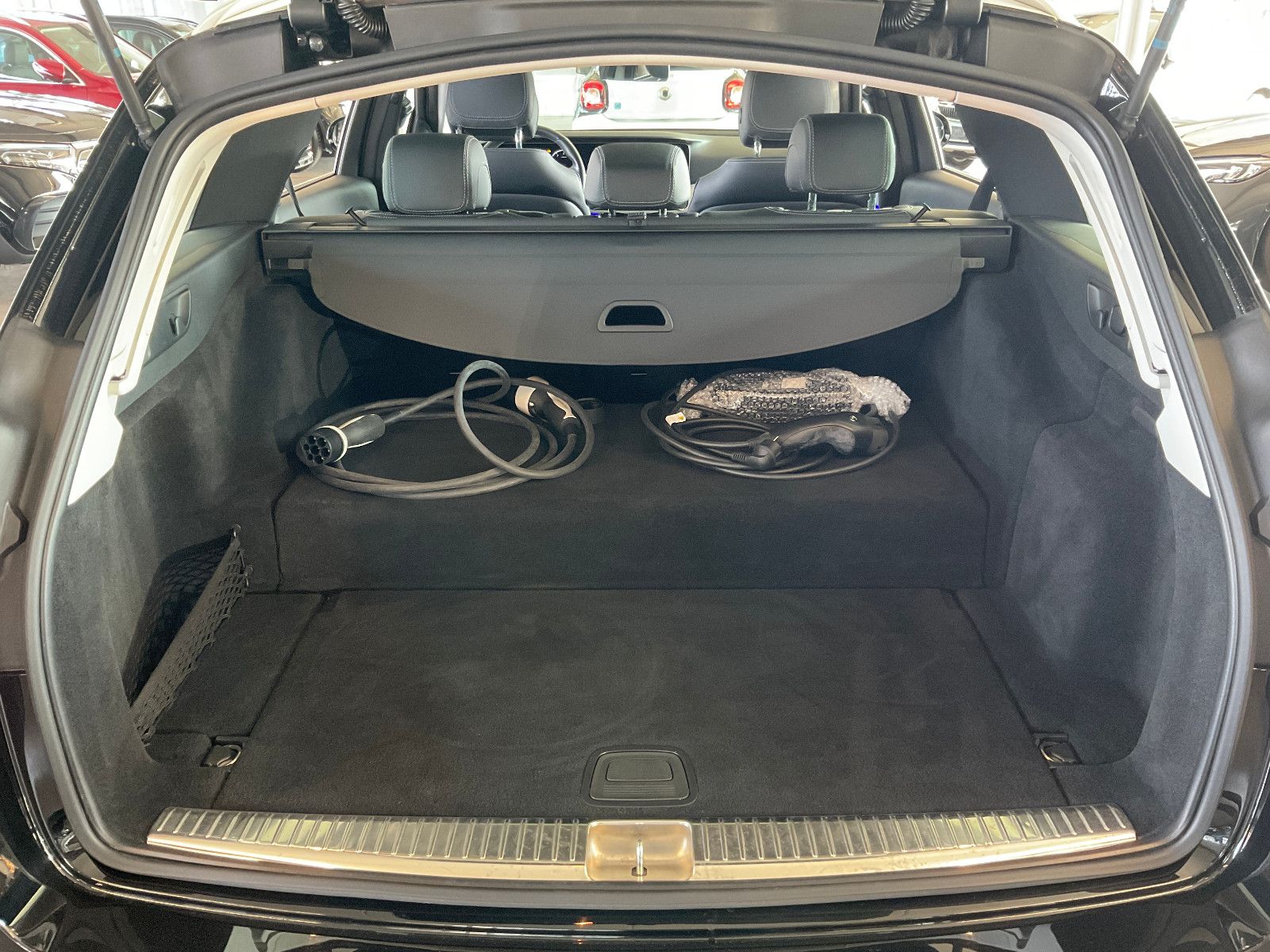 Mercedes-Benz E 300 de T 4Matic Avantgarde DISTRO/360/AHK/PANO foto 18
