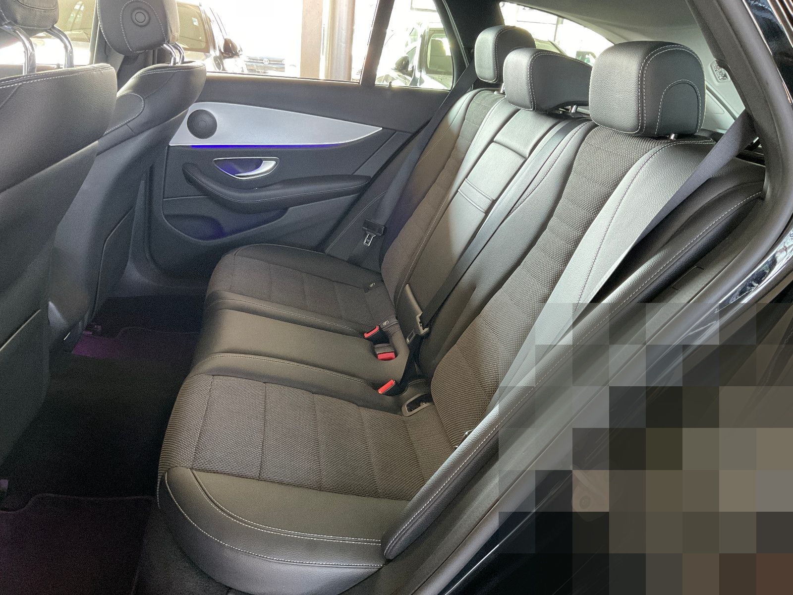 Mercedes-Benz E 300 de T 4Matic Avantgarde DISTRO/360/AHK/PANO foto 8