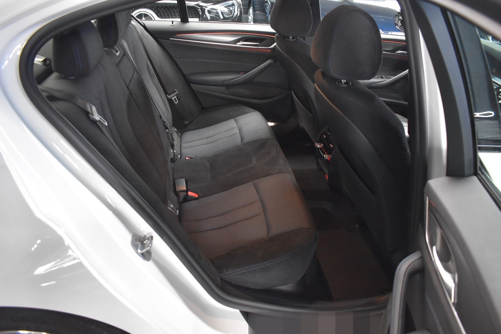 BMW 520 d M SPORT*LIVE COCKPIT*LED*SHZ*KAMERA*PDC foto 7