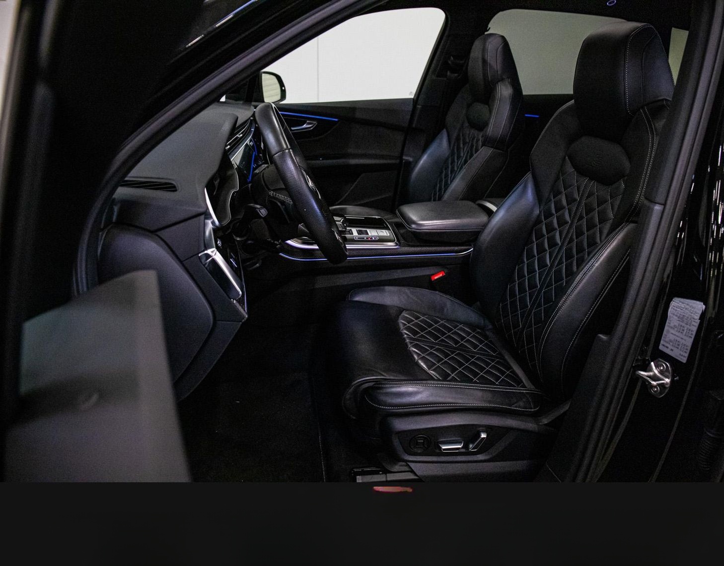 Audi SQ7 TFSI COMPETITION HuD AHK CARBON PANO 7-SITZE foto 12