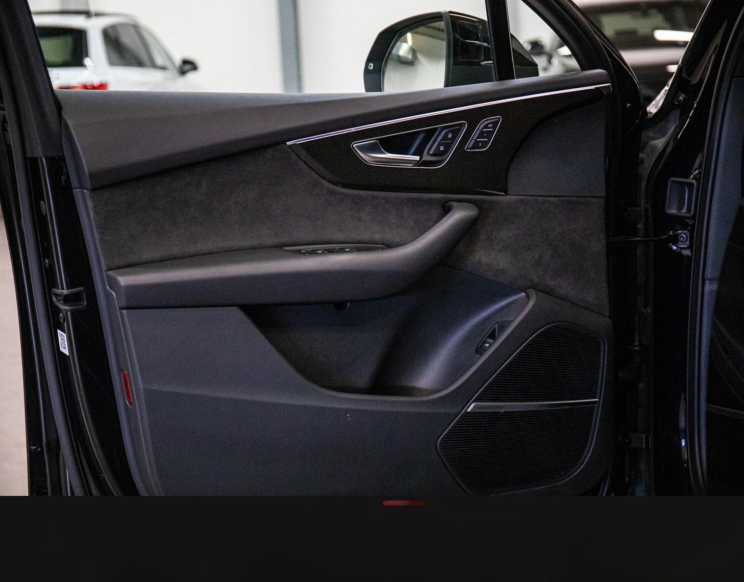 Audi SQ7 TFSI COMPETITION HuD AHK CARBON PANO 7-SITZE foto 9