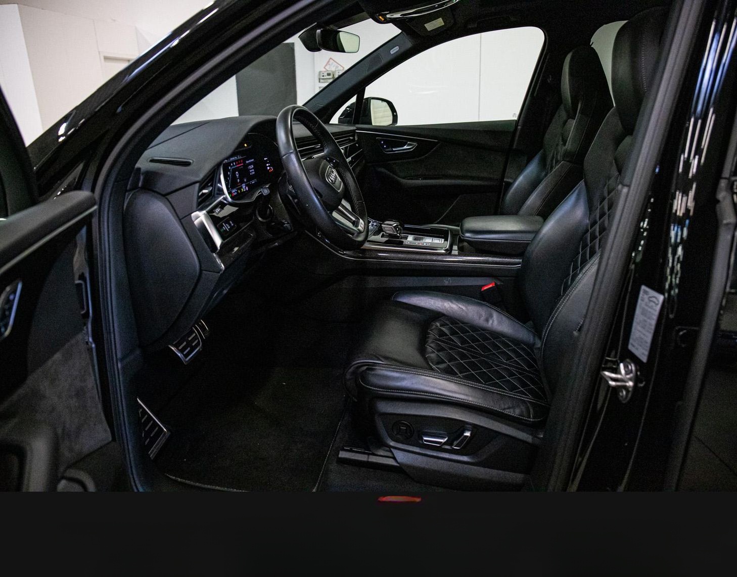 Audi SQ7 TFSI COMPETITION HuD AHK CARBON PANO 7-SITZE foto 10