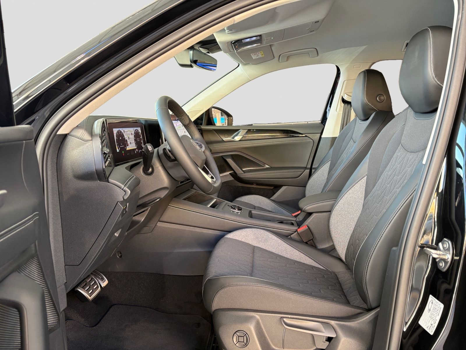 Volkswagen Tiguan ENERGY 1,5eTSI DSG AHK NAV 360KAM LED ACC foto 10