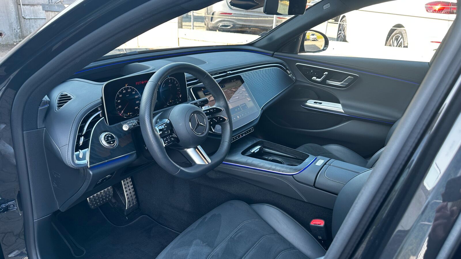 Mercedes-Benz E 300 de T AMG+Night+AHK+Distronic+DigiLight+360 foto 12