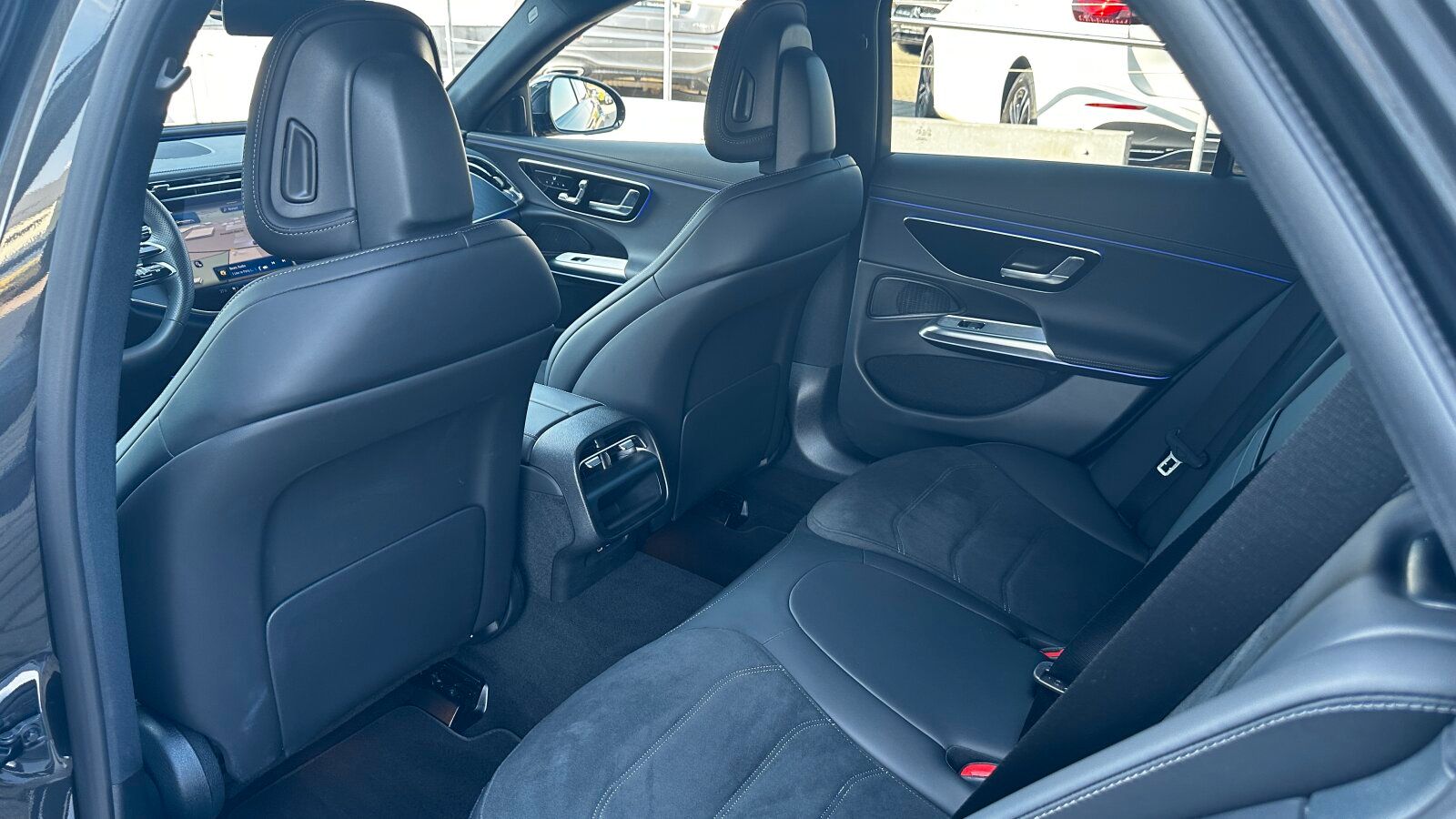 Mercedes-Benz E 300 de T AMG+Night+AHK+Distronic+DigiLight+360 foto 18