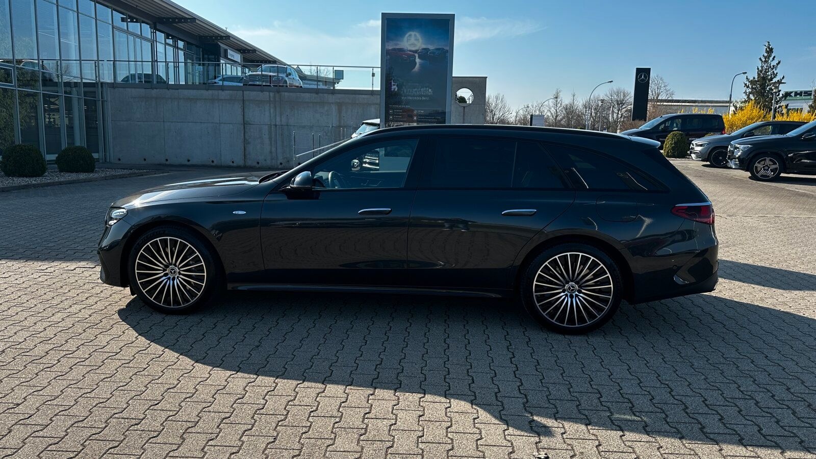 Mercedes-Benz E 300 de T AMG+Night+AHK+Distronic+DigiLight+360 foto 8