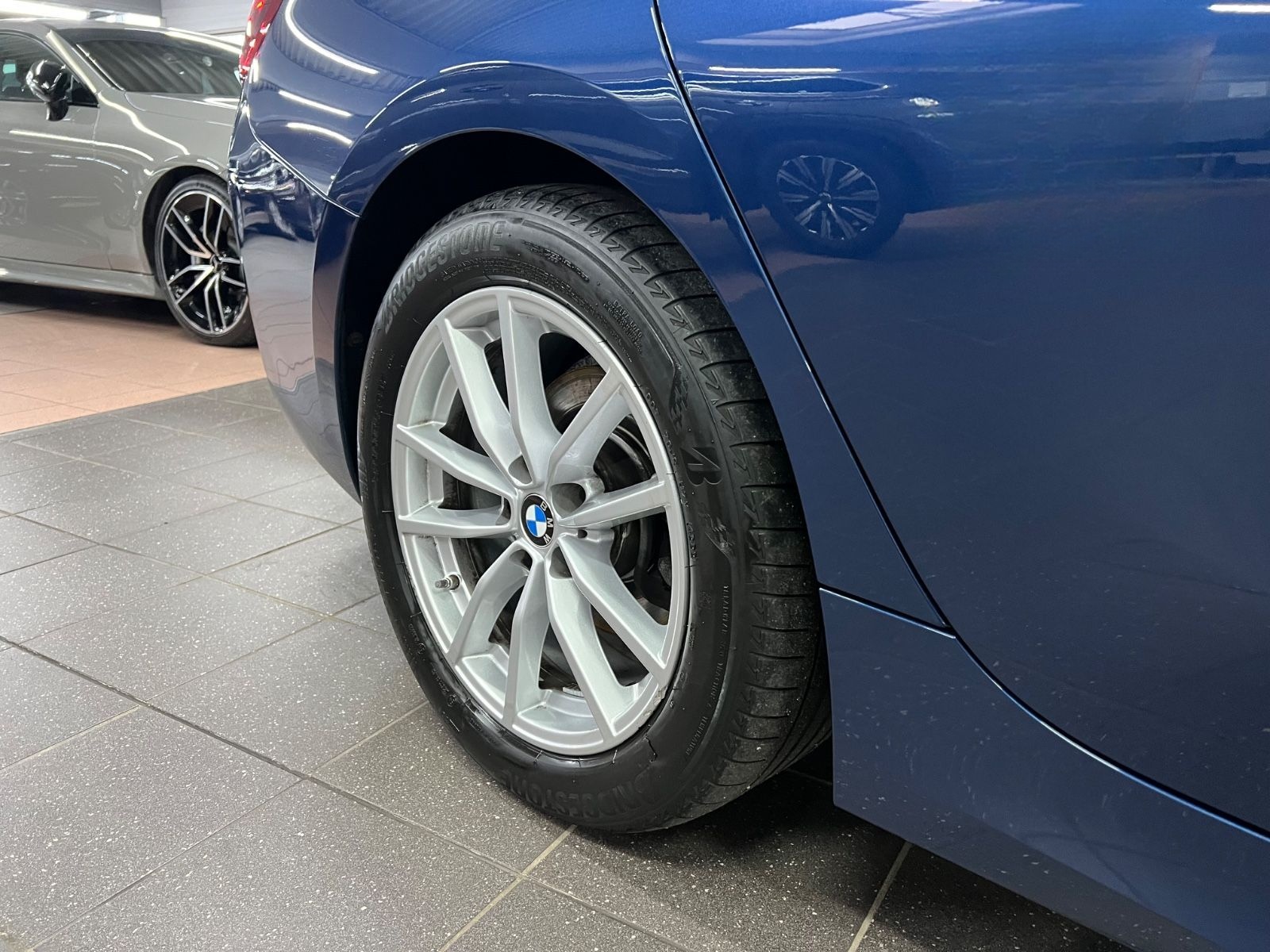 BMW 320d Touring xDrive, LED, AHK, Driving Assistant foto 13