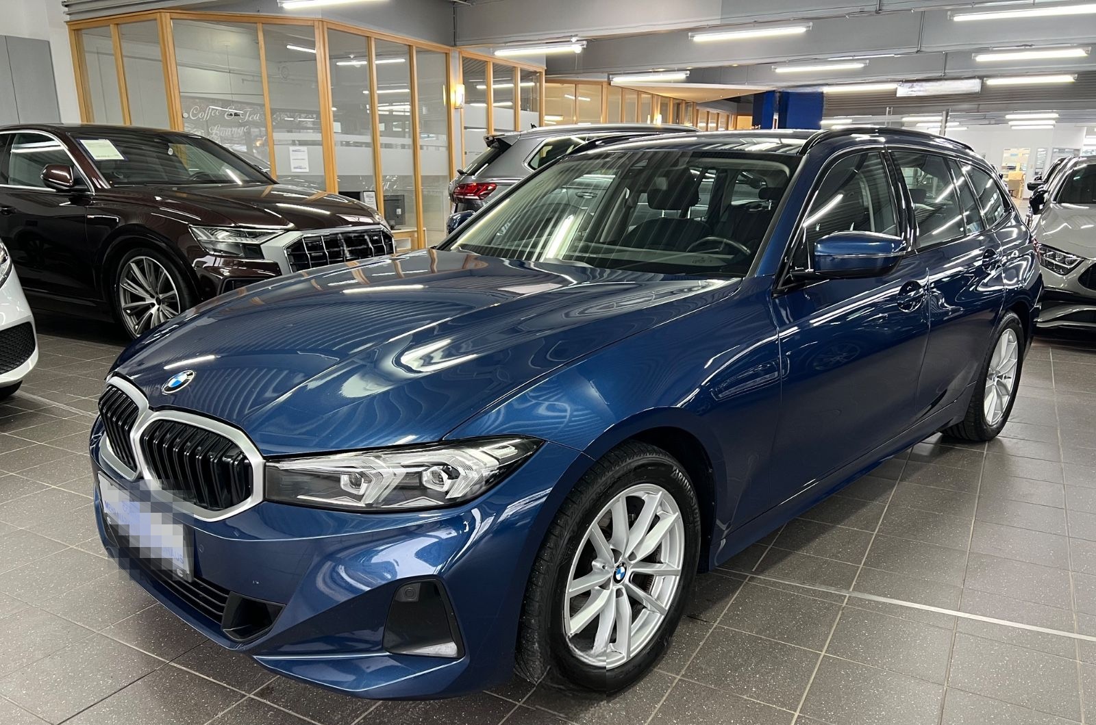 BMW 320d Touring xDrive, LED, AHK, Driving Assistant foto 3