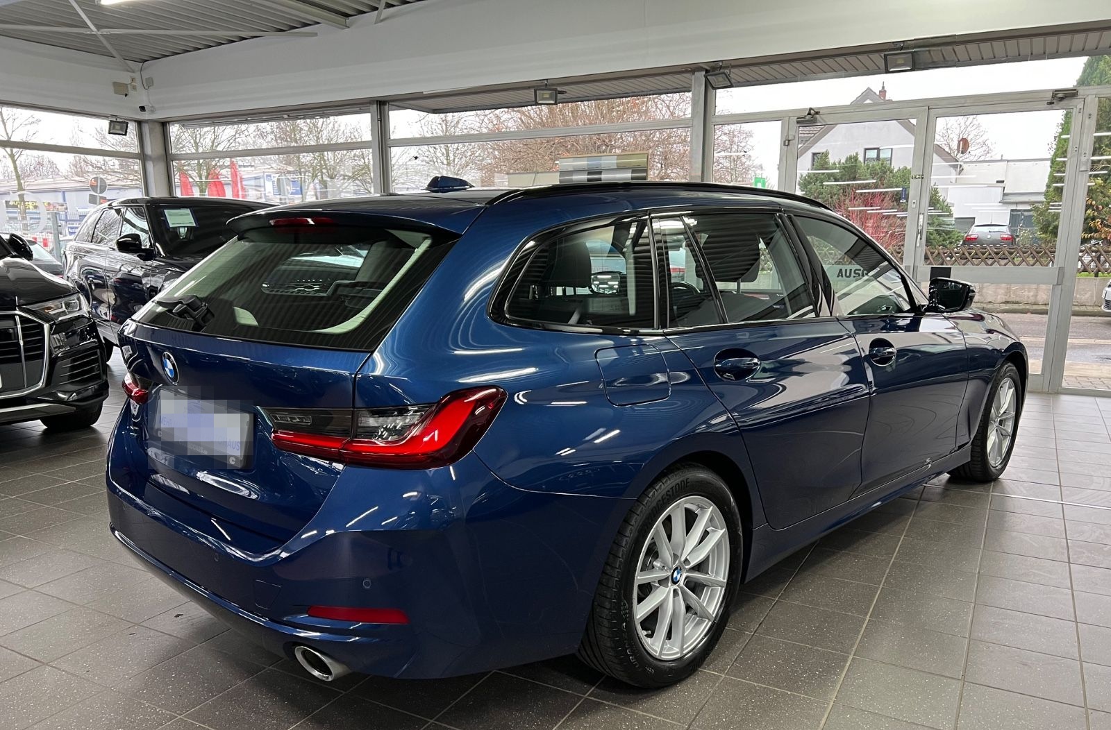 BMW 320d Touring xDrive, LED, AHK, Driving Assistant foto 10