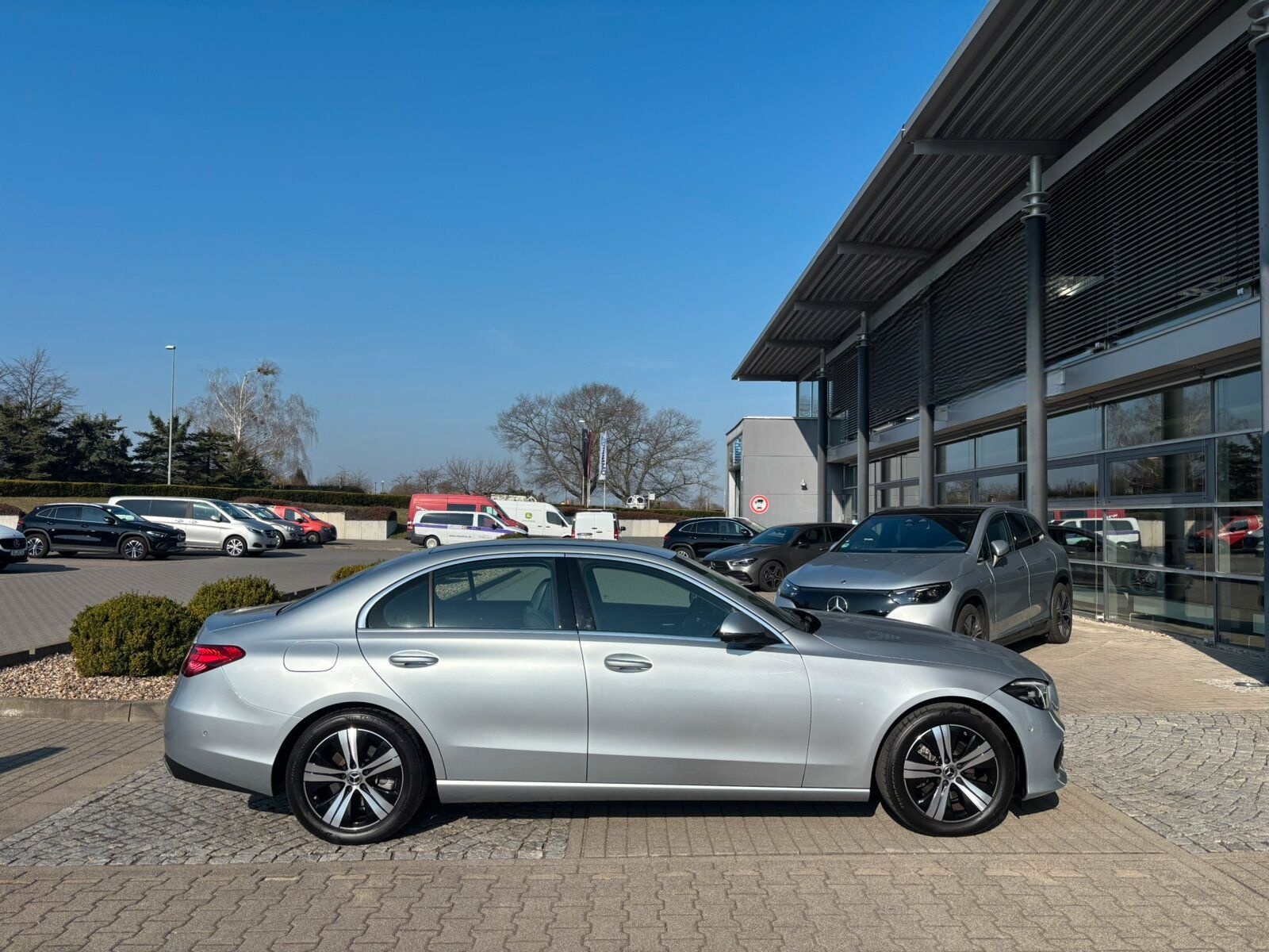 Mercedes-Benz C 180 Avantgarde+LED+360°+DAB+CaPlay+LED+Ambient foto 4