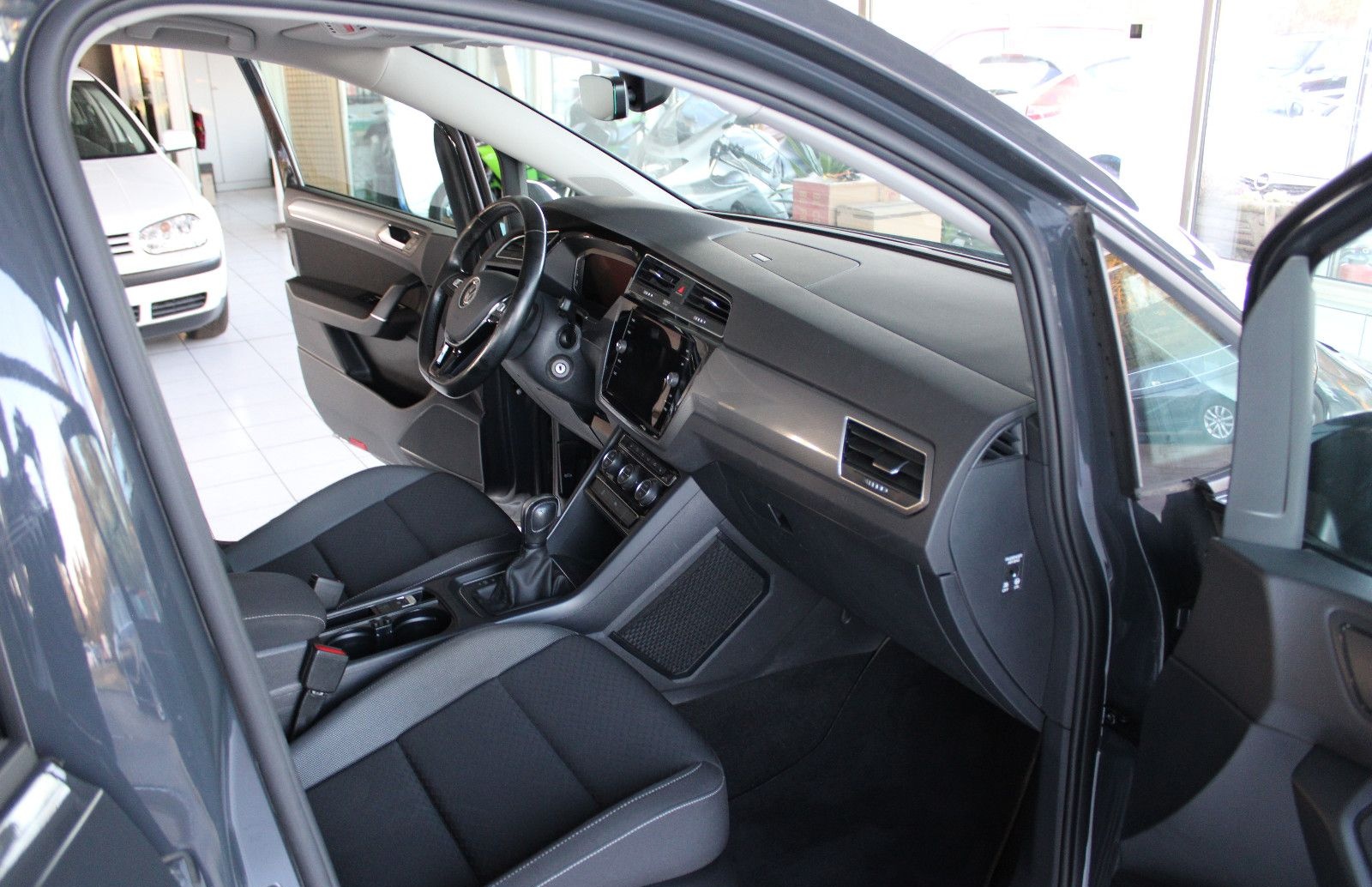 Volkswagen Touran Active LED NAVI DSG KAMERA TEMPOMAT foto 11