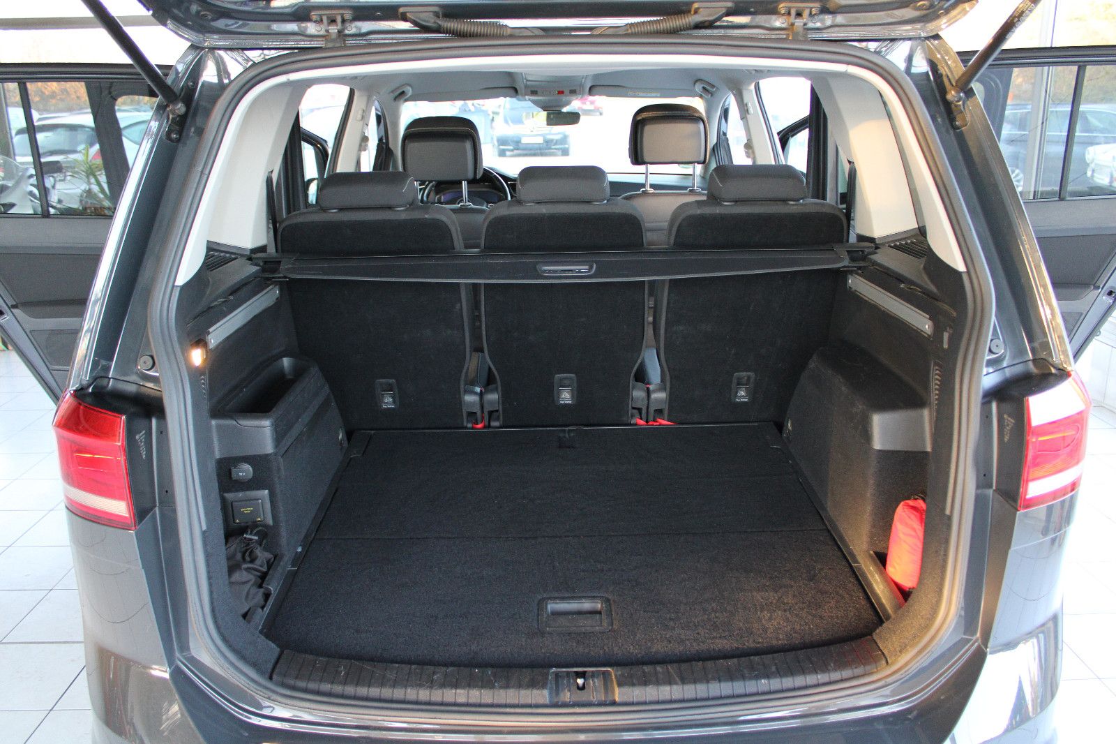 Volkswagen Touran Active LED NAVI DSG KAMERA TEMPOMAT foto 9