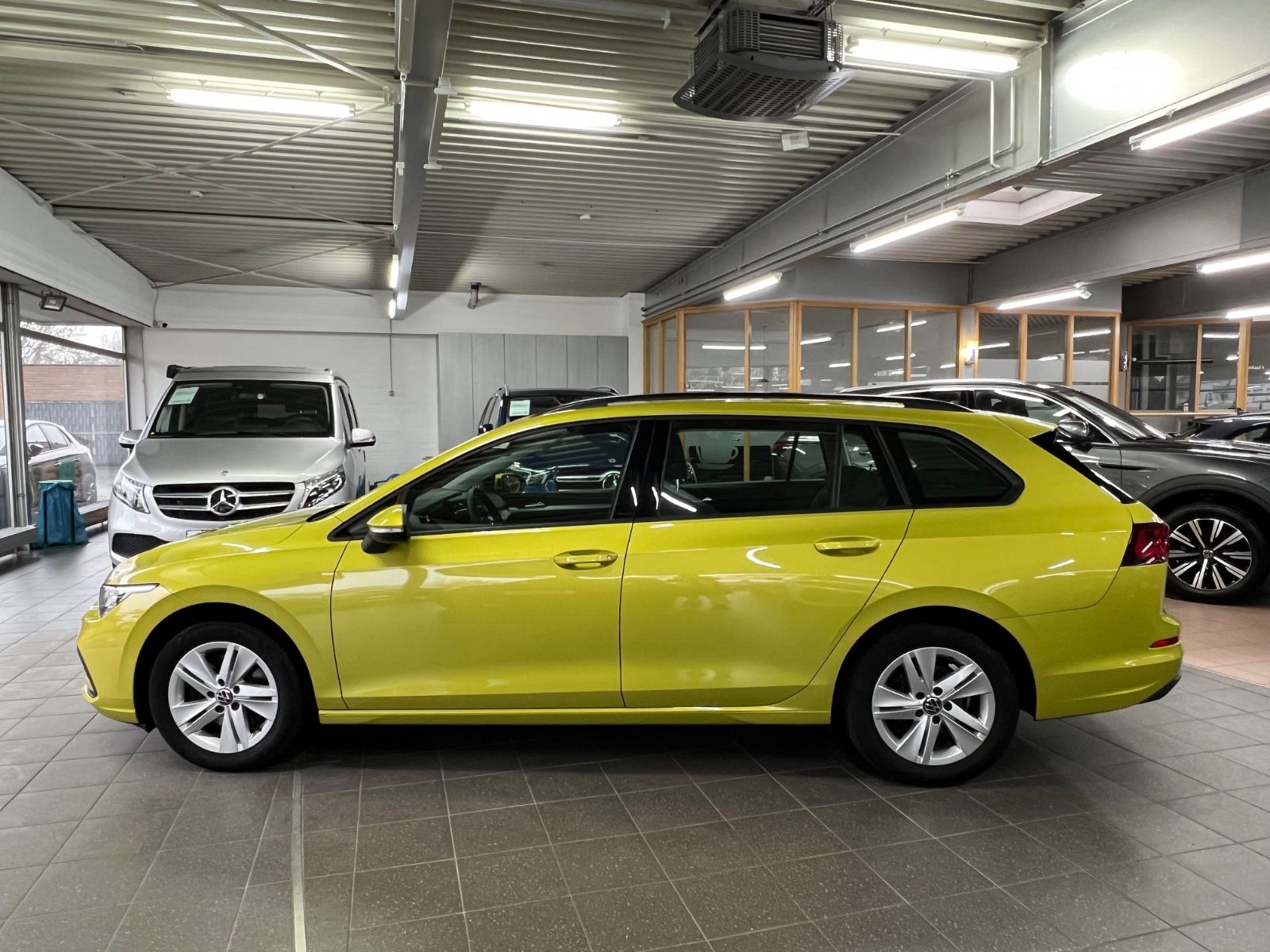 Volkswagen Golf VIII 2.0 TD Variant Life IQ+AHK+HuD+Limonen foto 6