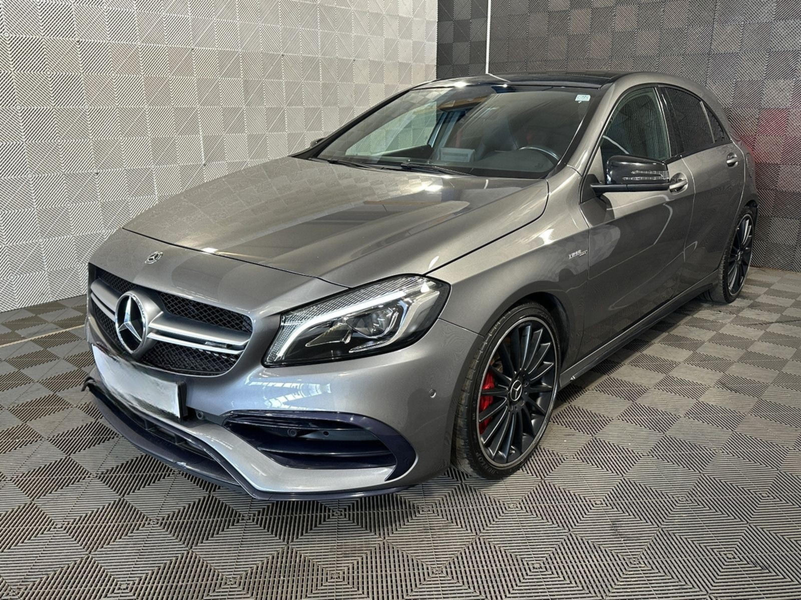 Mercedes-Benz A 45 AMG 4Ma.*NIGHT*LED-PANO-R.KAM-TEMPO-SHZ-19" foto 2