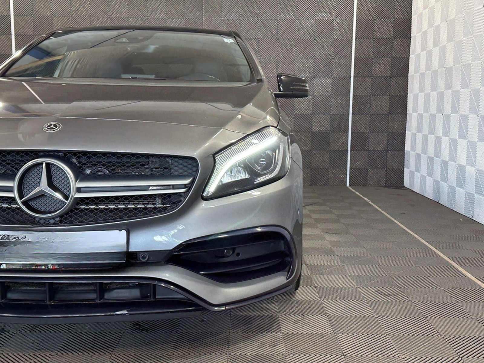 Mercedes-Benz A 45 AMG 4Ma.*NIGHT*LED-PANO-R.KAM-TEMPO-SHZ-19" foto 13