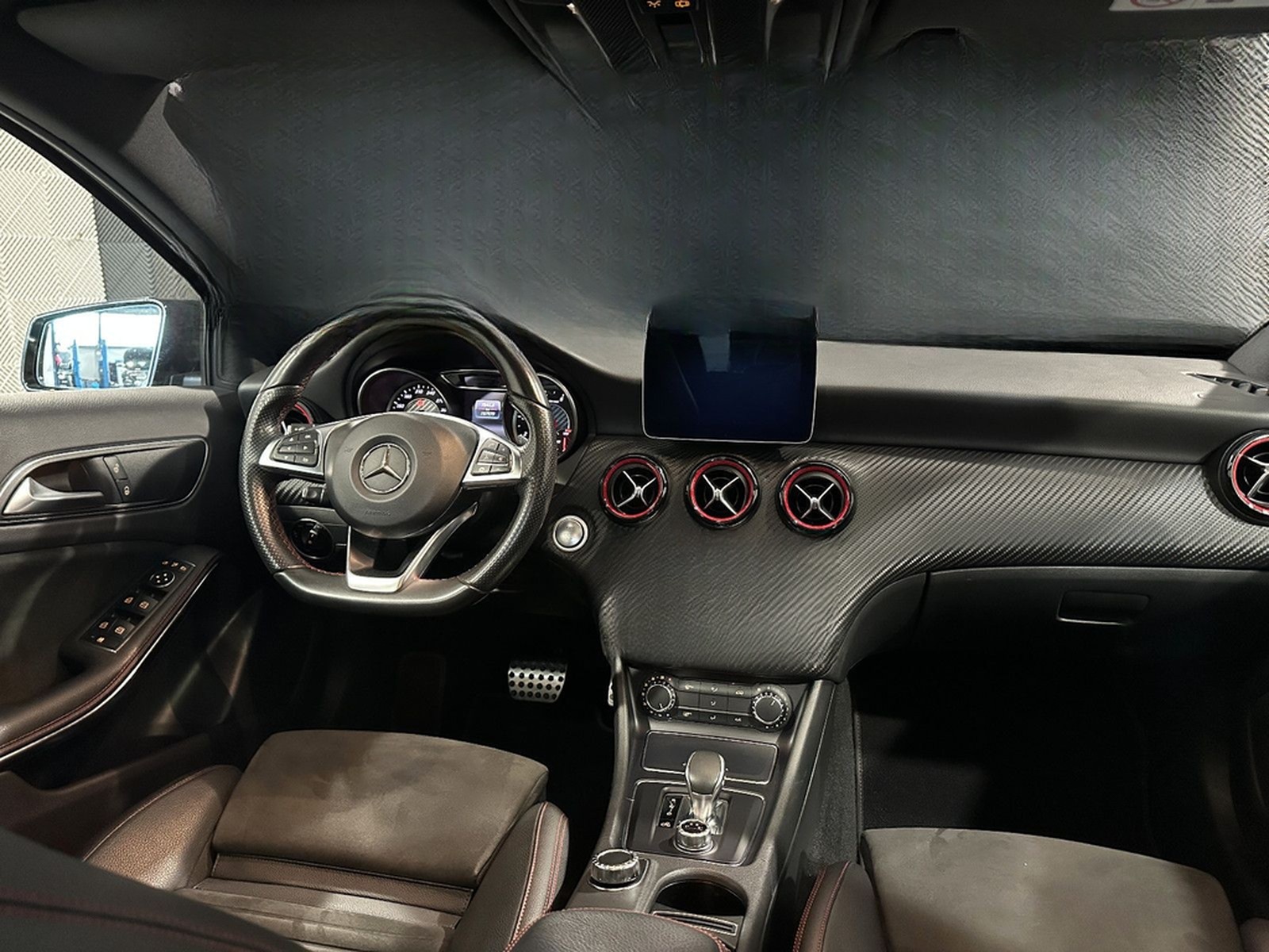Mercedes-Benz A 45 AMG 4Ma.*NIGHT*LED-PANO-R.KAM-TEMPO-SHZ-19" foto 27