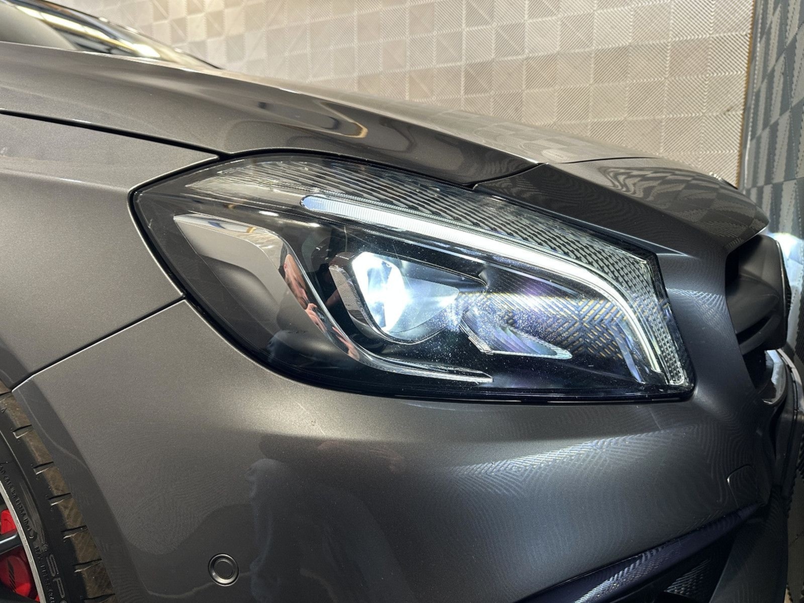 Mercedes-Benz A 45 AMG 4Ma.*NIGHT*LED-PANO-R.KAM-TEMPO-SHZ-19" foto 9