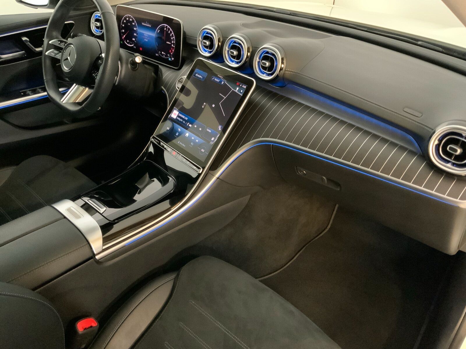 Mercedes-Benz C 300 e T AMG Pano DISTRO AHK Night 360° Memory foto 13