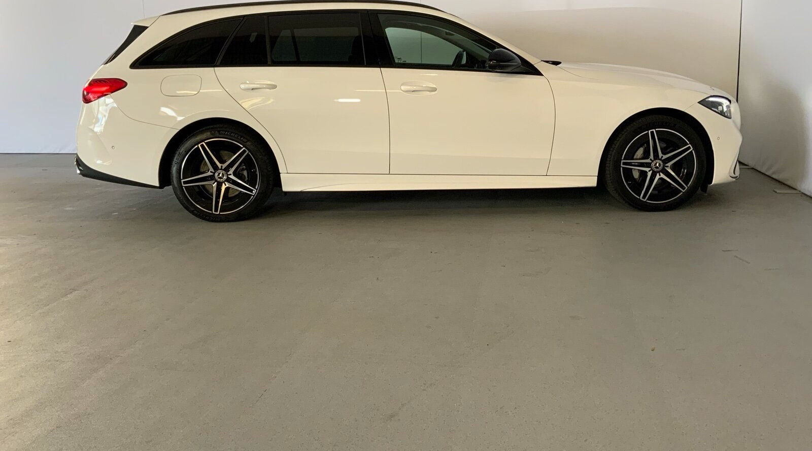 Mercedes-Benz C 300 e T AMG Pano DISTRO AHK Night 360° Memory foto 4