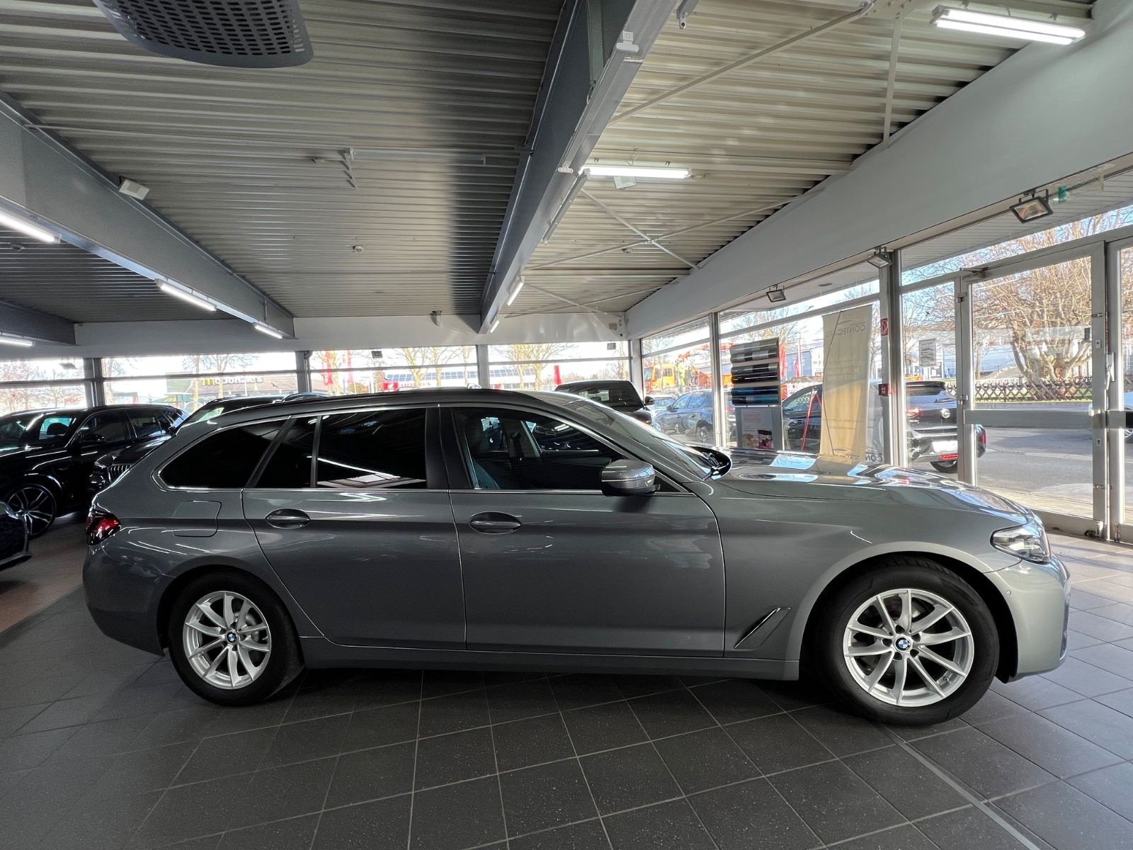 BMW 520d Touring xDrive | Standheizung I Park foto 11