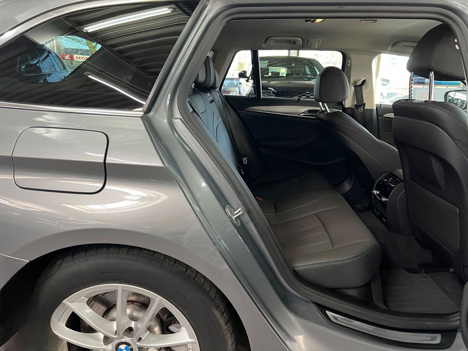 BMW 520d Touring xDrive | Standheizung I Park foto 13