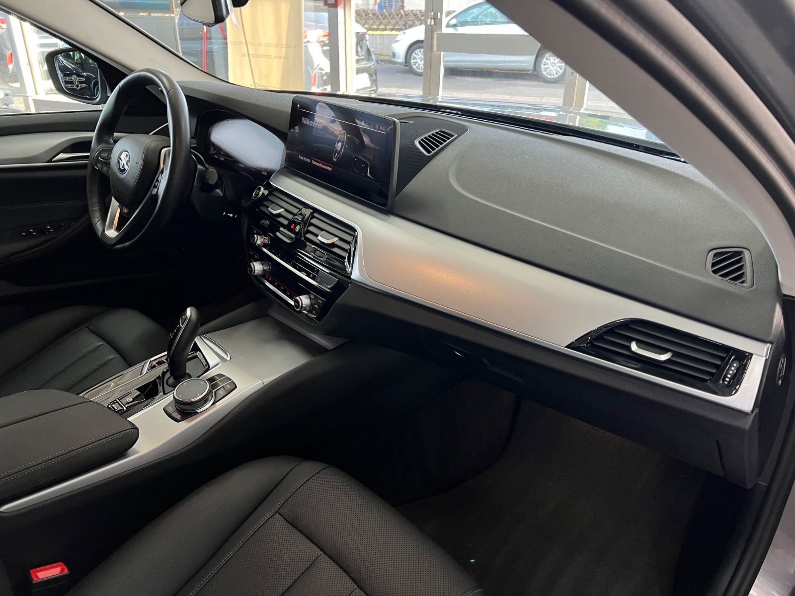 BMW 520d Touring xDrive | Standheizung I Park foto 16