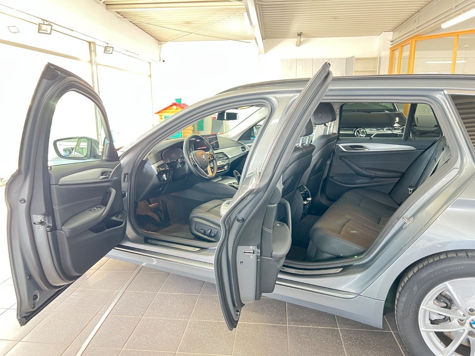 BMW 520d Touring xDrive | Standheizung I Park foto 17