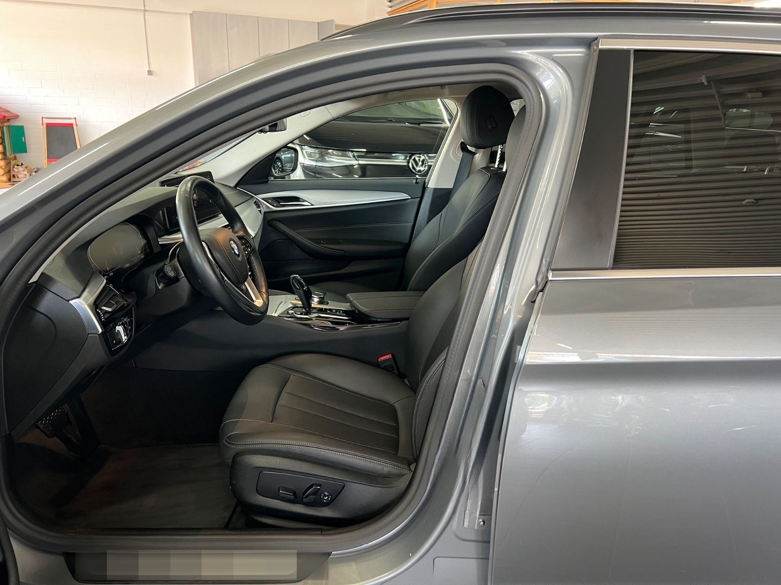 BMW 520d Touring xDrive | Standheizung I Park foto 18