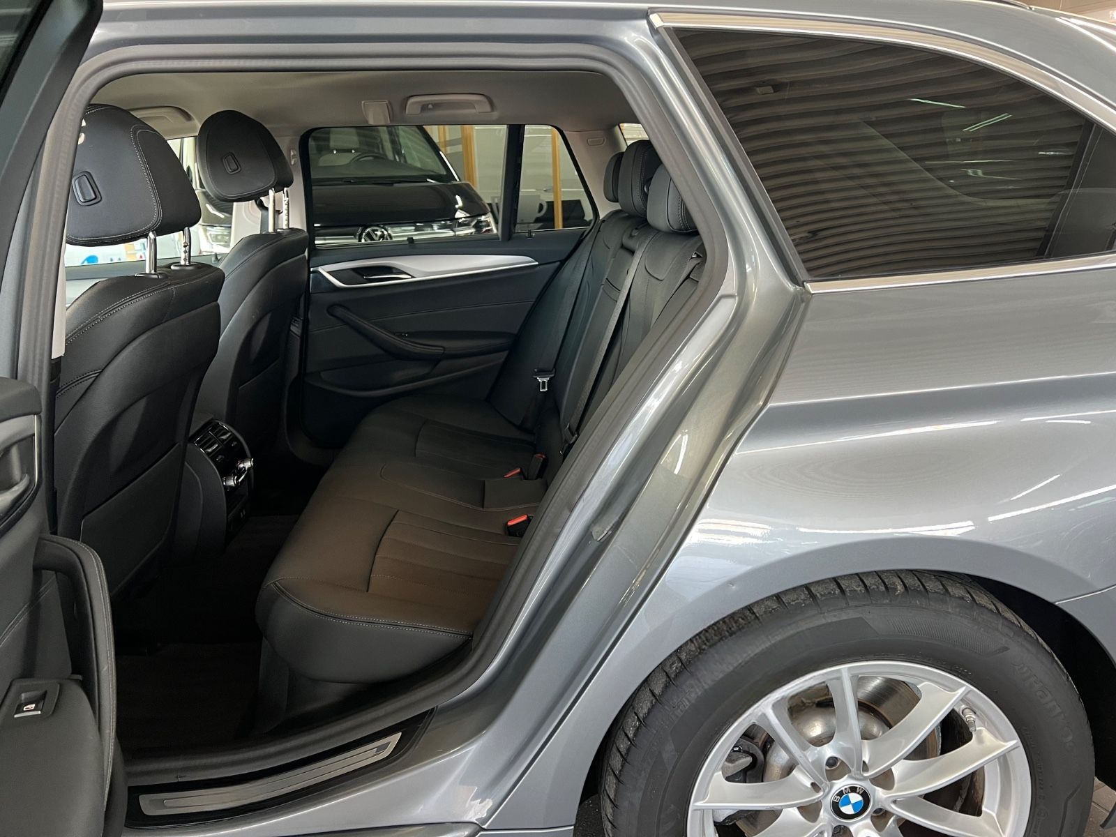 BMW 520d Touring xDrive | Standheizung I Park foto 21