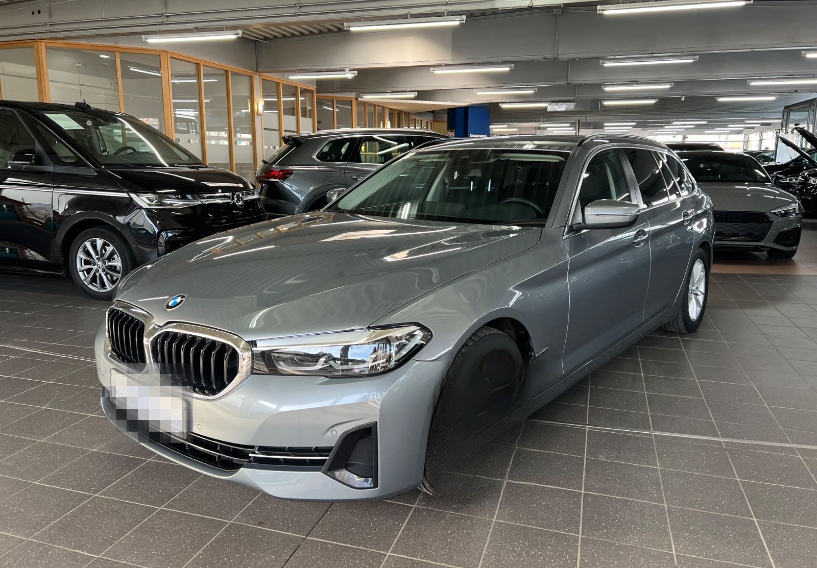 BMW 520d Touring xDrive | Standheizung I Park foto 5